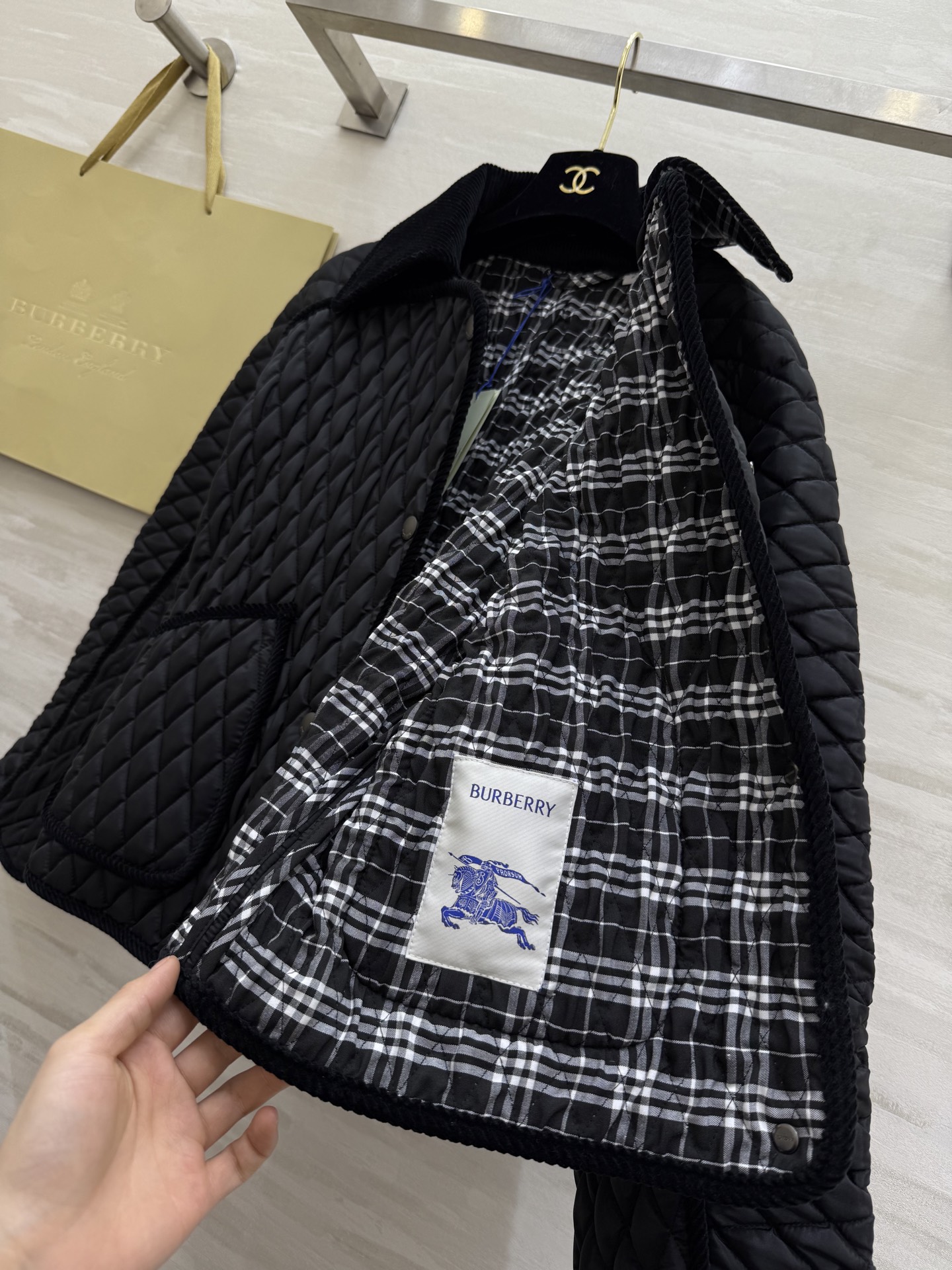 #Burberr♡绗缝夹棉外套 🍂在英伦格纹与质感单品间玩转风格夹棉穿搭💯秋冬氛围感的时尚演绎高品质定制