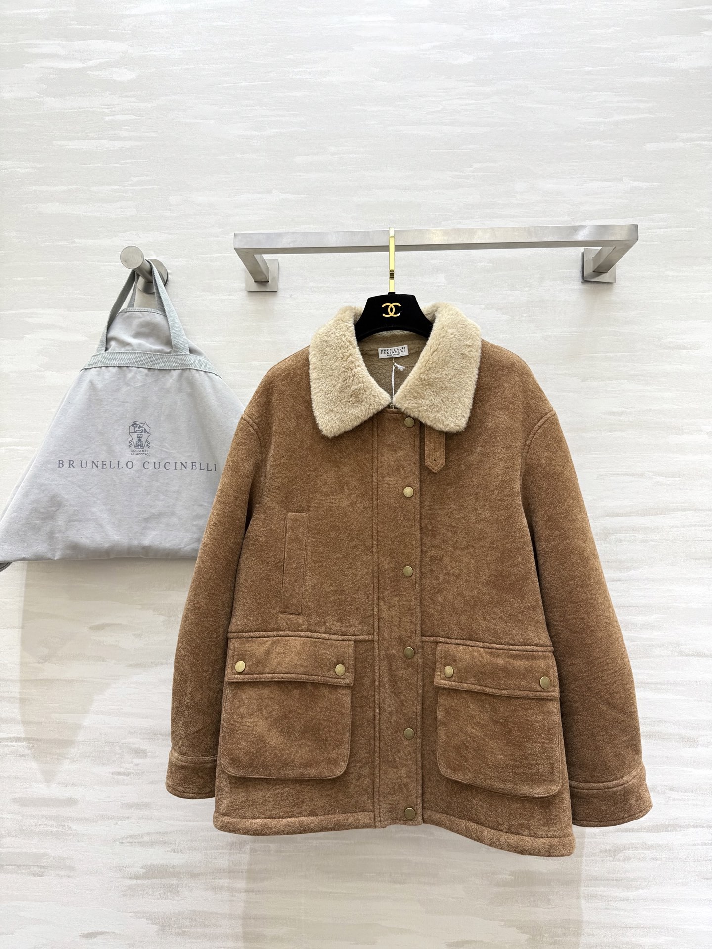 NO:676662,#Brunello Cucinell environmentally friendly fur all-in-one jacket, retro and fashionable, high-quality customization, available now, sizeS/M/L (S size shoulder width 50, bust 114, length 68), women's clothing, brunello cucinelli, jackets & coats, jackets & coats,19860909#Brunello Cucinell环保皮毛一体夹克外套 复古时髦 高品质定制 现货首发sizeS/M/L（s码肩宽50,胸围114,衣长68）,女装,brunello cucinelli,jackets & coats,jackets & coats,,Women's clothing