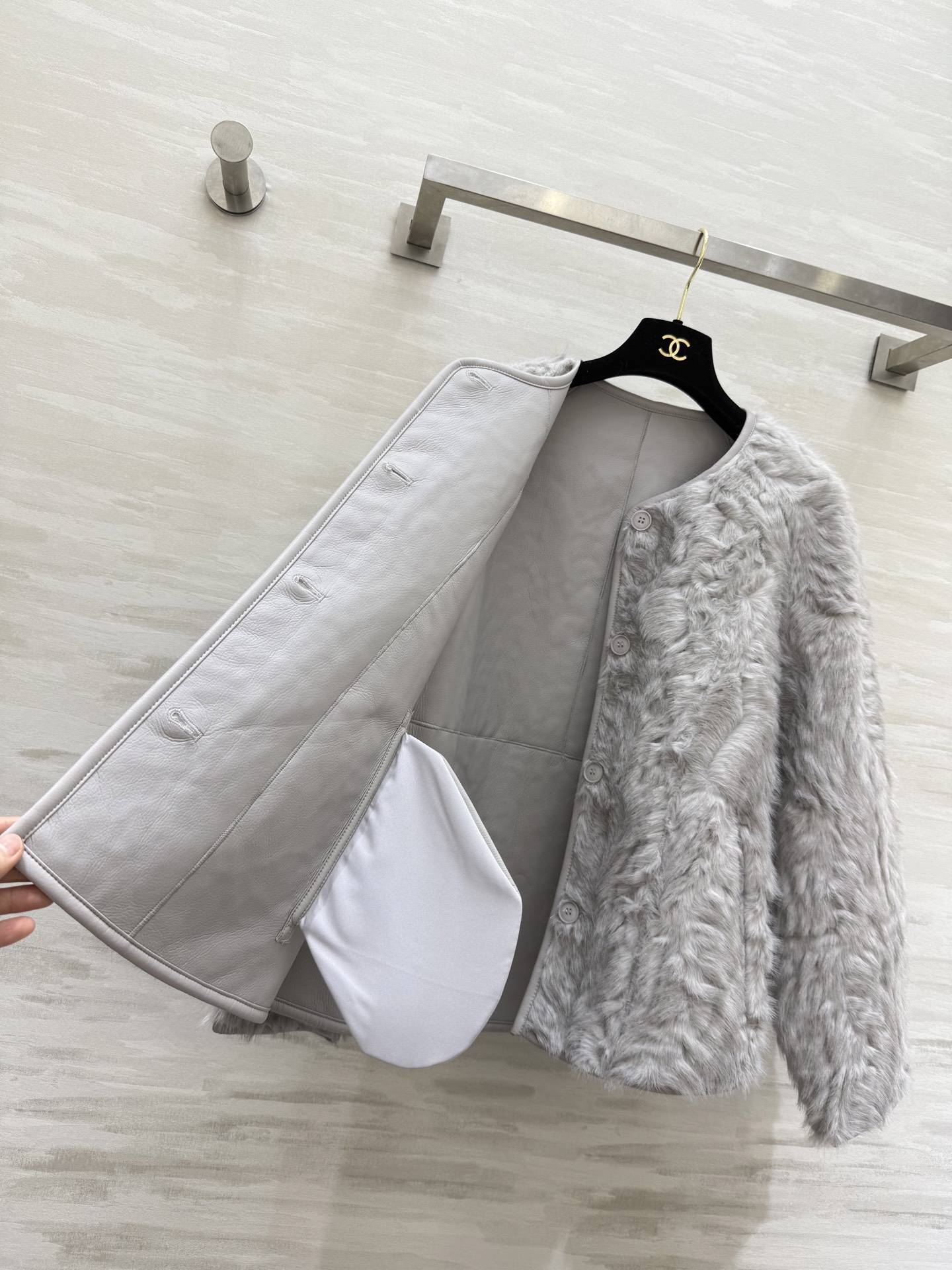 #FEND♡正反两穿 环保皮毛一体外套 暖乎乎毛绒绒 奢华高级 高品质定制 现货首发size：S/M/L