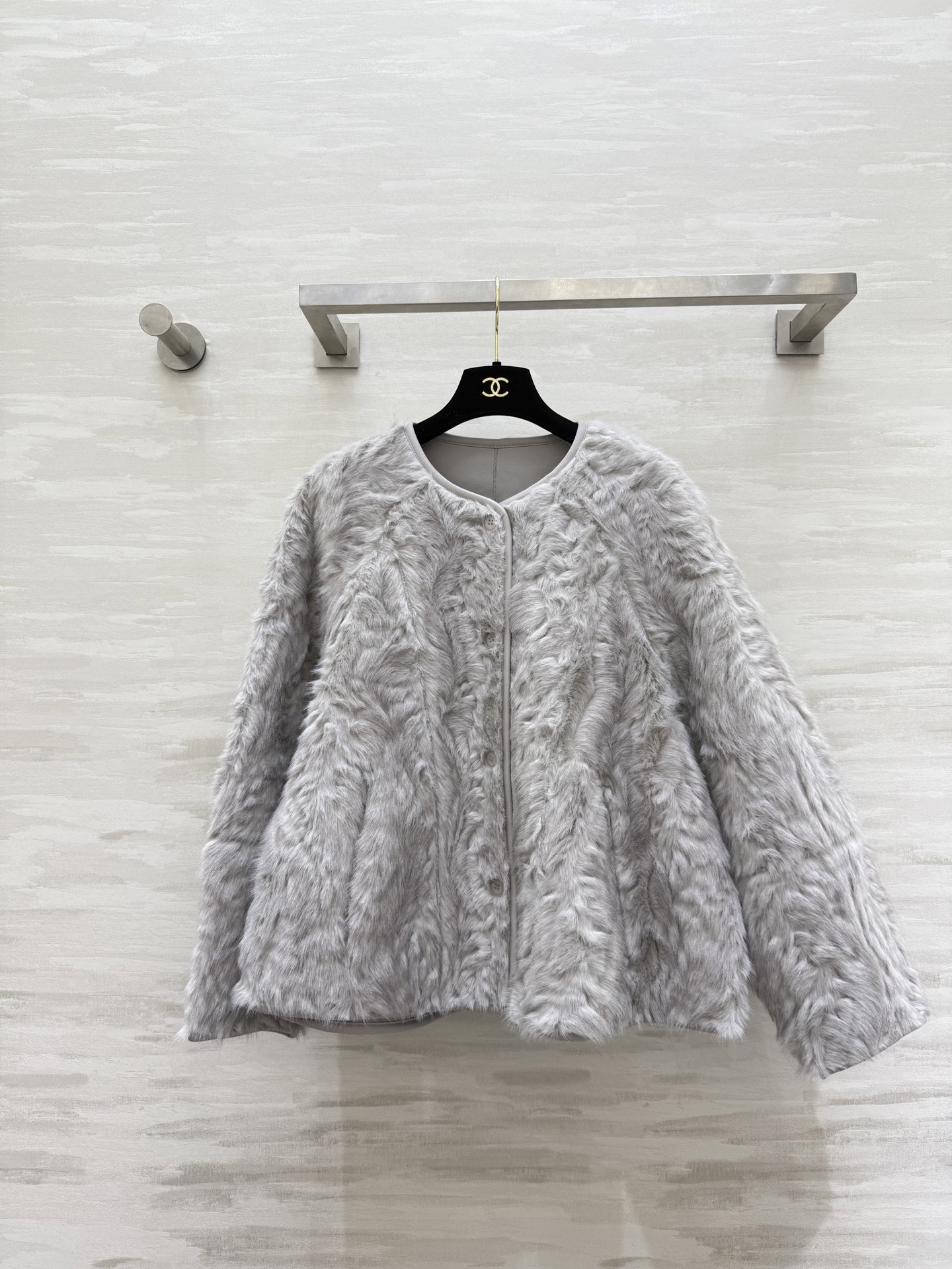 NO:683300,#FEND Reversible, eco-friendly fur all-in-one jacket, warm and plush, luxurious and high-end, high-quality customization, available now, sizeS/M/L (S size bust 116, length 61),,fendi,jackets & coats,19860909#FEND正反两穿 环保皮毛一体外套 暖乎乎毛绒绒 奢华高级 高品质定制 现货首发sizeS/M/L（s码胸围116,衣长61）,,fendi,jackets & coats,,Women's clothing