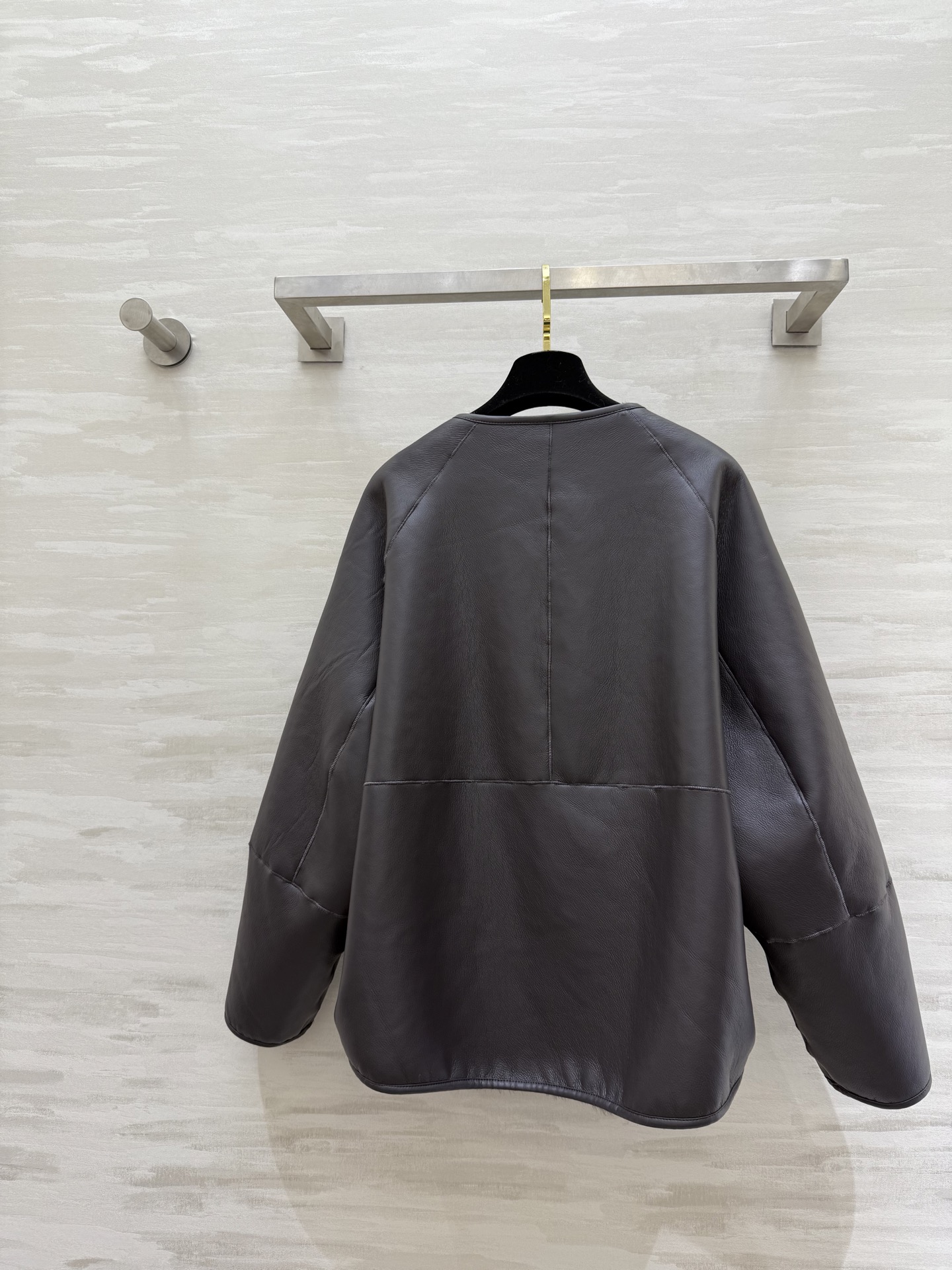 #FEND♡正反两穿 环保皮毛一体外套 暖乎乎毛绒绒 奢华高级 高品质定制 现货首发size：S/M/L