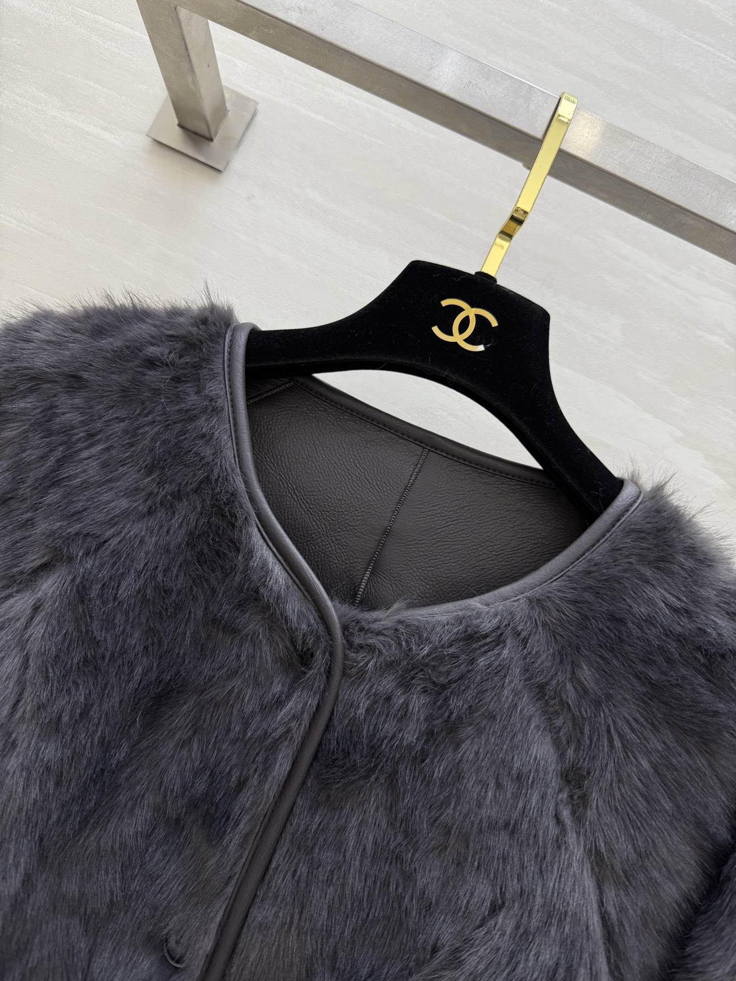 #FEND♡正反两穿 环保皮毛一体外套 暖乎乎毛绒绒 奢华高级 高品质定制 现货首发size：S/M/L