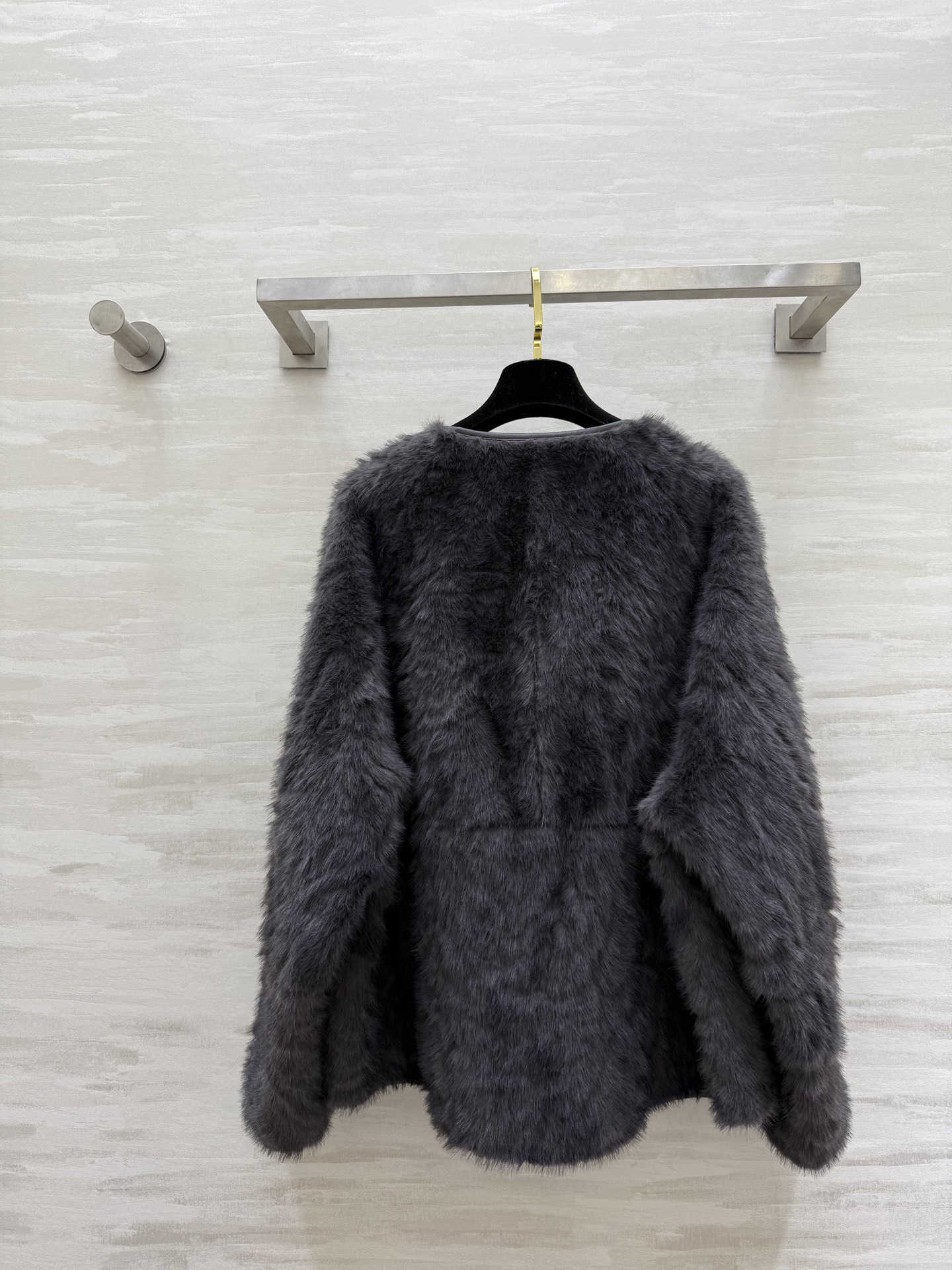 #FEND♡正反两穿 环保皮毛一体外套 暖乎乎毛绒绒 奢华高级 高品质定制 现货首发size：S/M/L