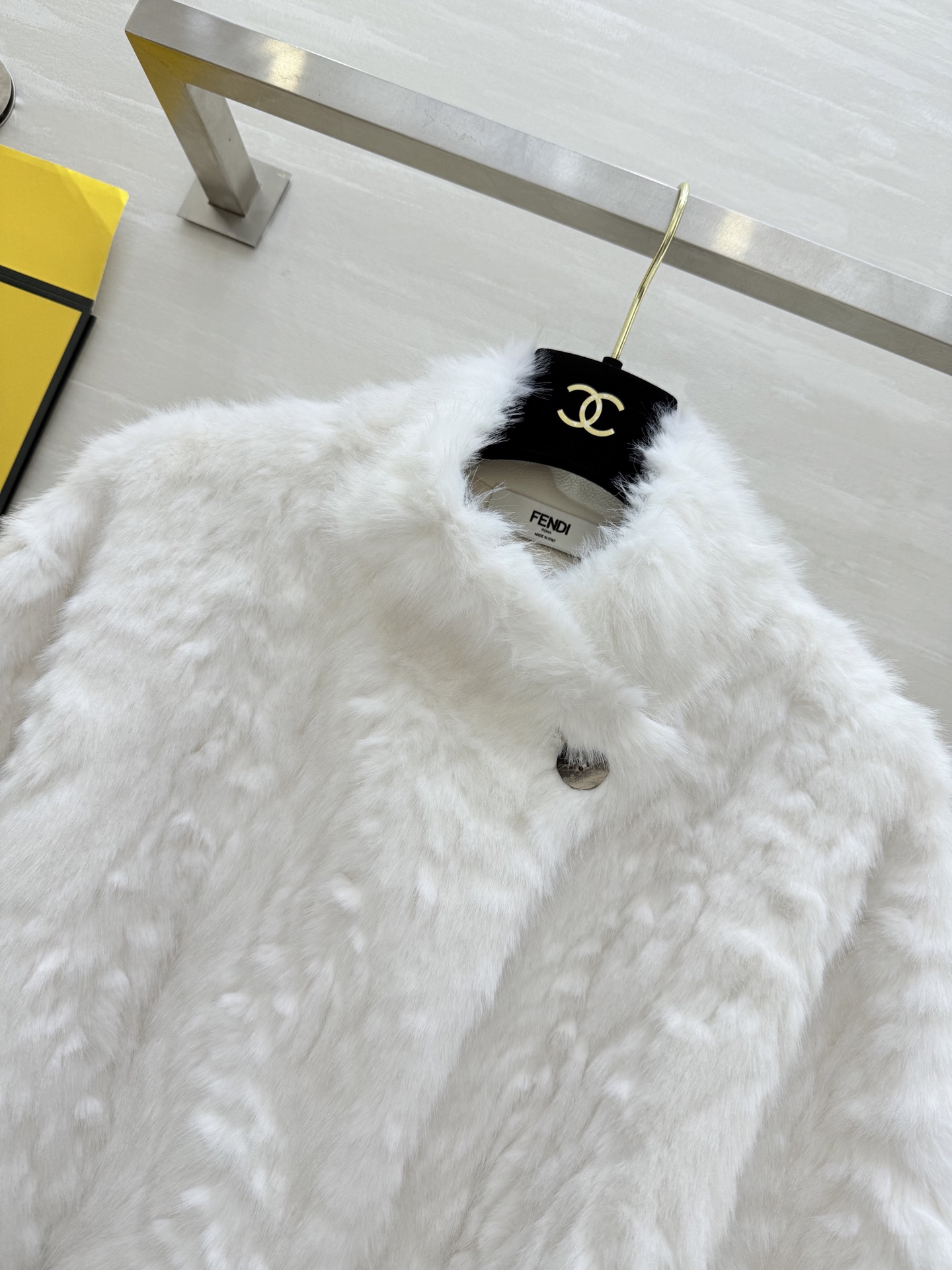 #FEND♡环保皮草外套 配送皮革绑带收腰显瘦 高品质定制 现货首发size：S/M/L（s码肩宽：50