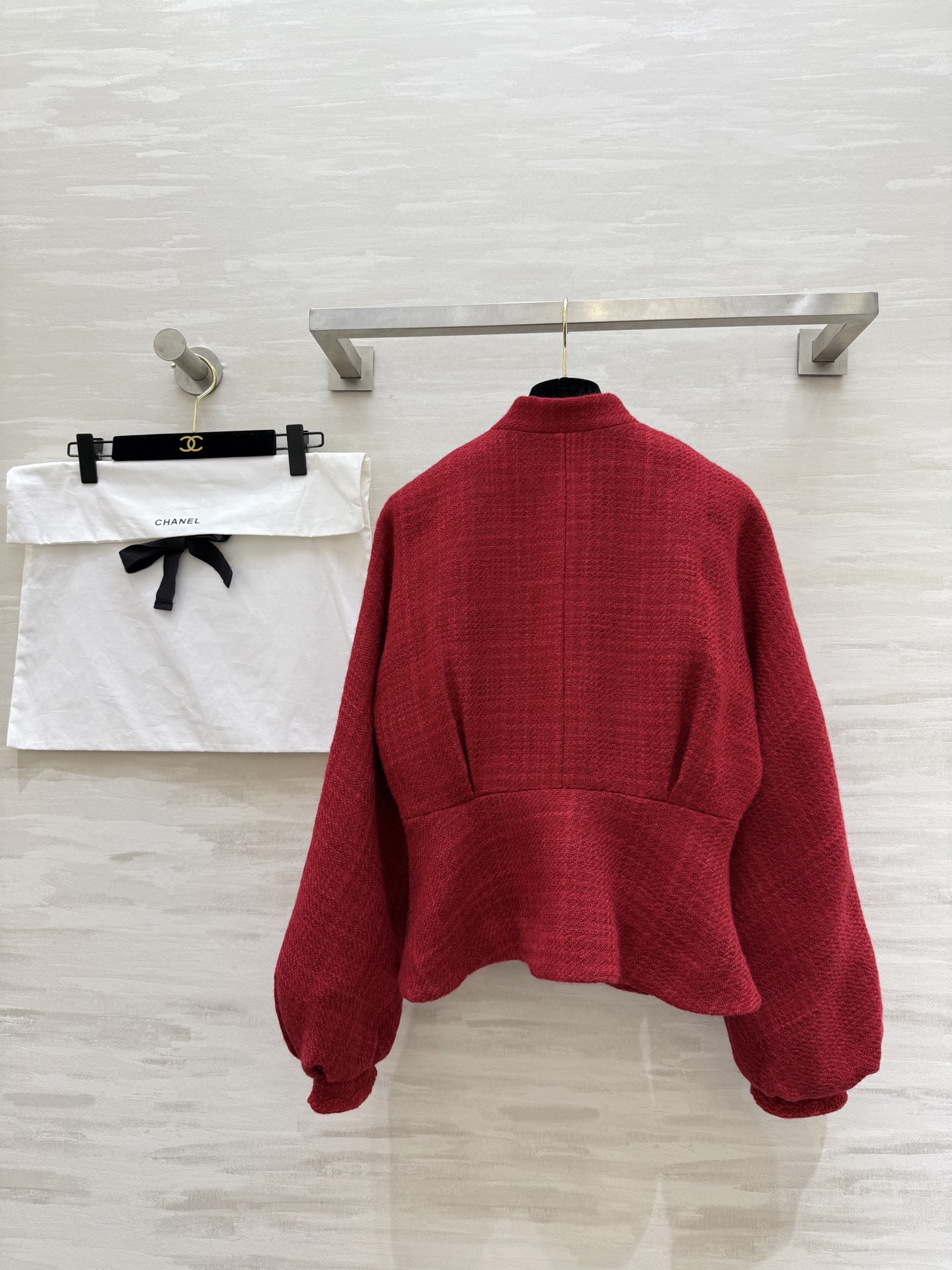 #Chane♡²⁶早春新款 红色粗花呢外套 经典粗花呢材质 灯笼袖设计优雅复古气质满分 红色显白又吸睛 