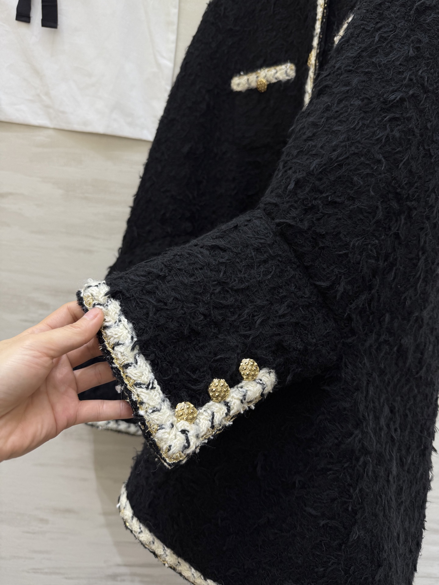 #Chane♡²⁵k最美斗篷 千金感 重工长毛小香风面料 高品质定制 现货首发size：S/M/L（s码