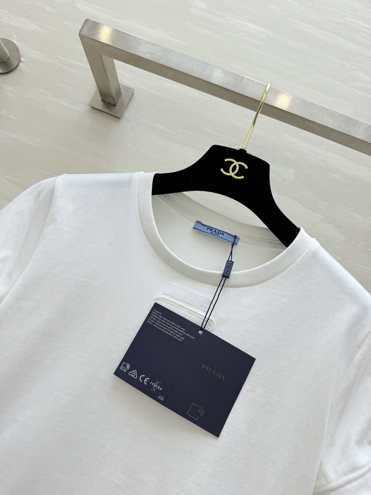 #Prad♡²⁶假日系列 筋骨感短袖T恤 高品质定制 现货首发size：S/M/L（）