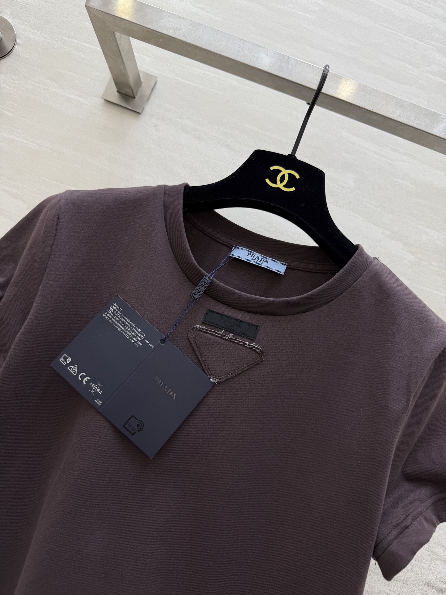 #Prad♡²⁶假日系列 筋骨感短袖T恤 高品质定制 现货首发size：S/M/L（）