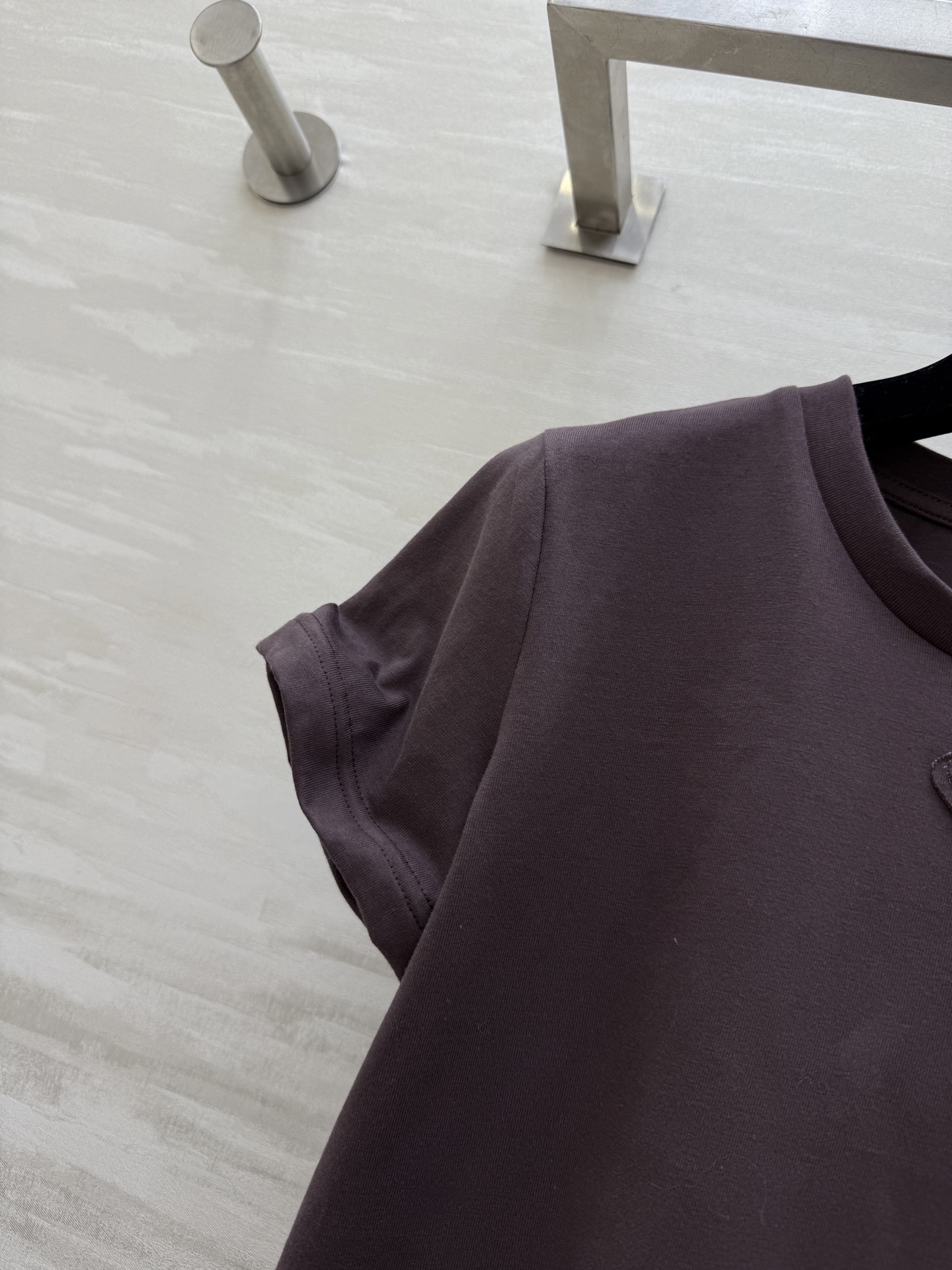 #Prad♡²⁶假日系列 筋骨感短袖T恤 高品质定制 现货首发size：S/M/L（）