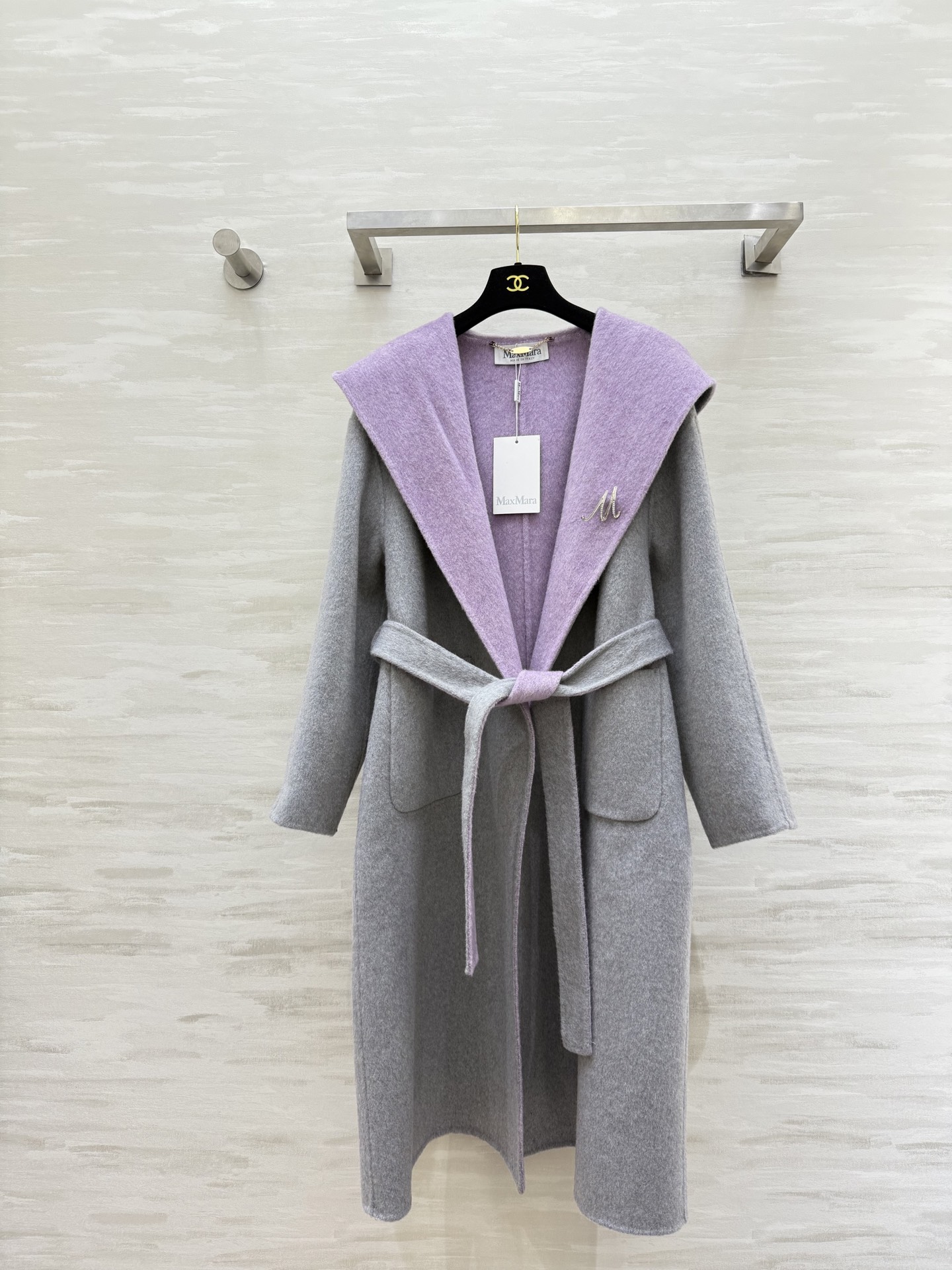 NO:683267,Comes with dust bag #Maxmar double-sided woolen long coat. Reversible. High-quality customization. Available in stock first size S/M/L (M size bust 128, length 112),,19860909配防尘袋#Maxmar双面羊毛呢长款大衣 可正反两穿 高品质定制 现货首发sizeS/M/L（M码胸围128,衣长112）,,,Women's clothing