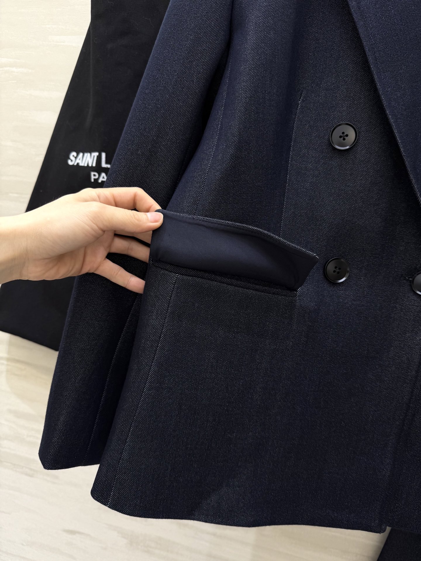 #ysl²⁶新款痞帅西装套装 酷飒又不失优雅 高品质定制 现货首发size：S/M/L/XL（s码肩宽：