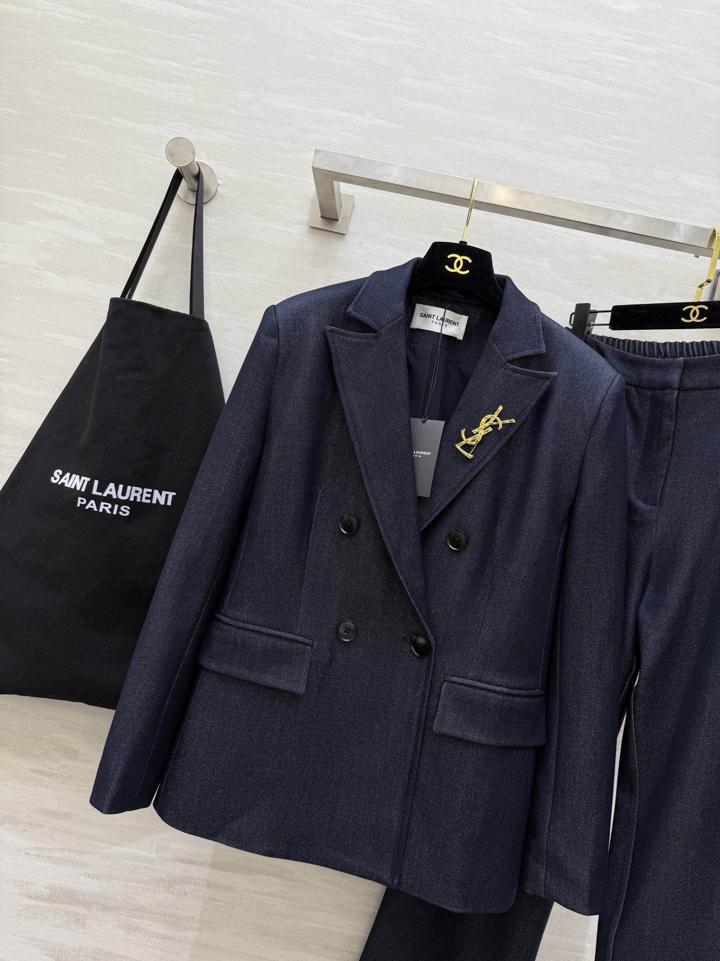 #ysl²⁶新款痞帅西装套装 酷飒又不失优雅 高品质定制 现货首发size：S/M/L/XL（s码肩宽：