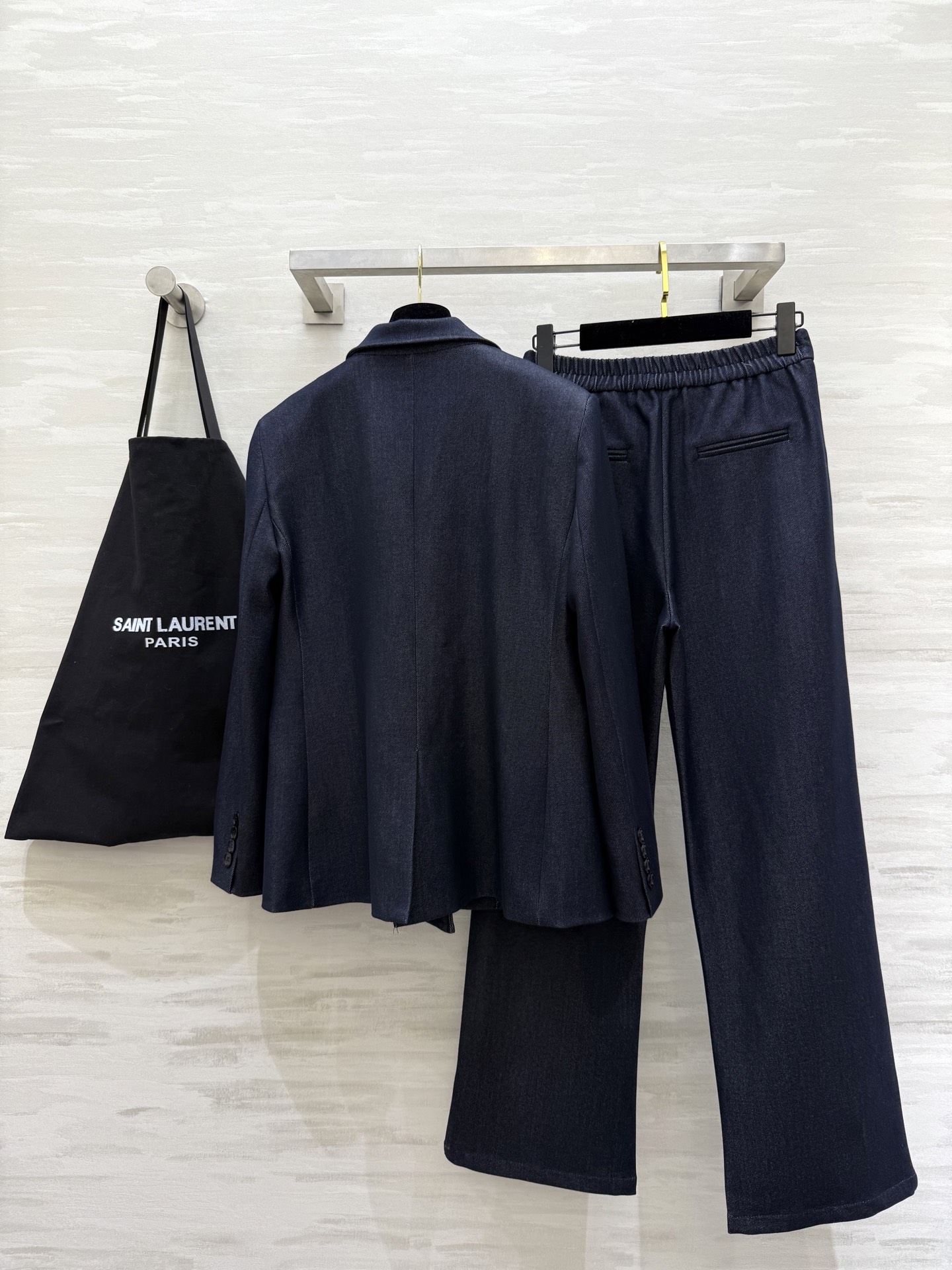 #ysl²⁶新款痞帅西装套装 酷飒又不失优雅 高品质定制 现货首发size：S/M/L/XL（s码肩宽：