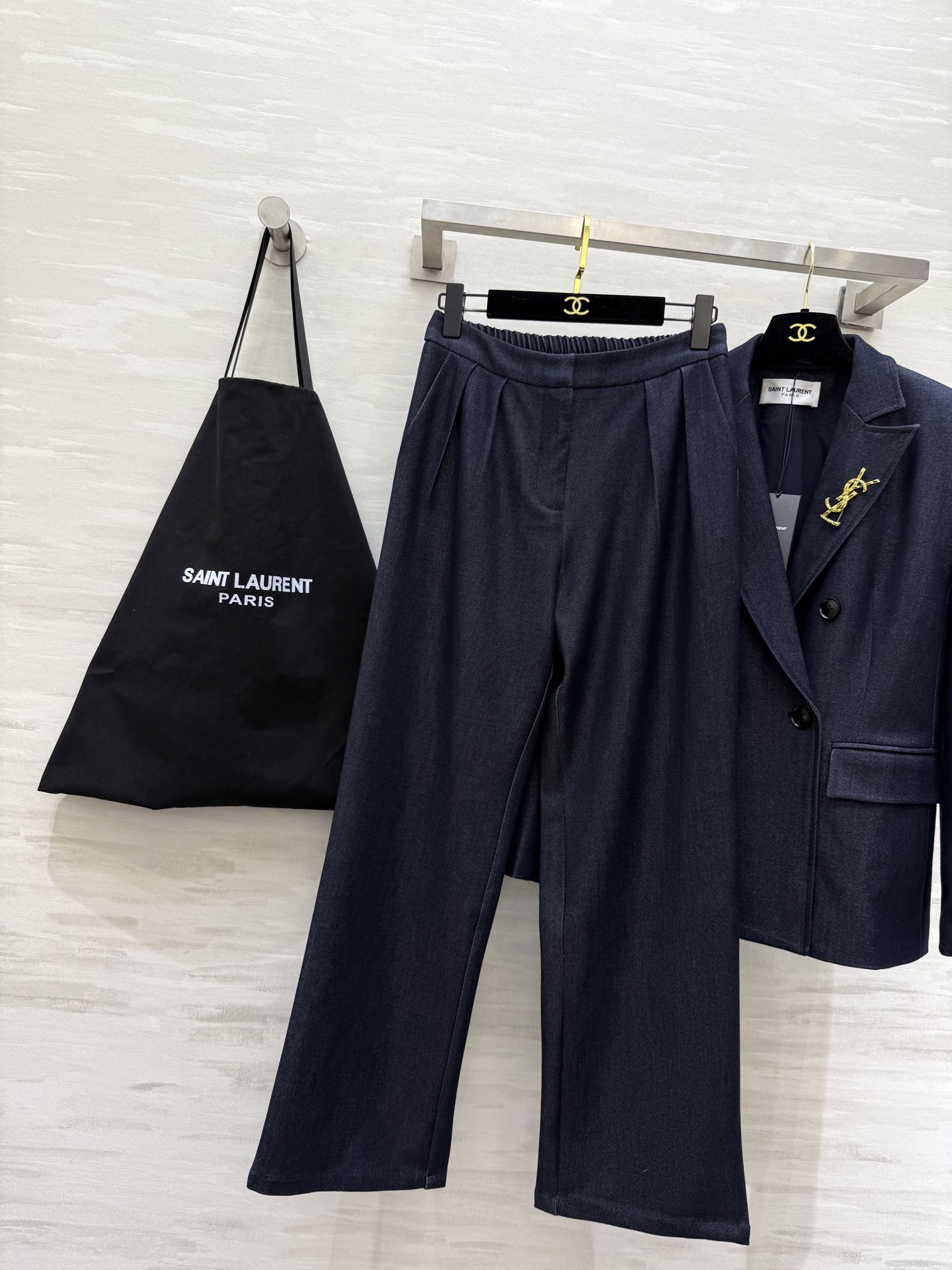 #ysl²⁶新款痞帅西装套装 酷飒又不失优雅 高品质定制 现货首发size：S/M/L/XL（s码肩宽：