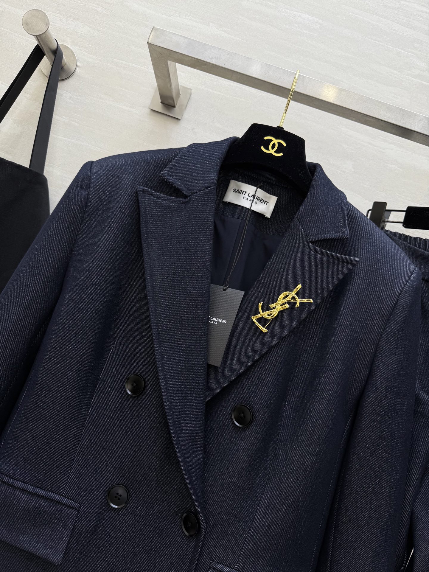 #ysl²⁶新款痞帅西装套装 酷飒又不失优雅 高品质定制 现货首发size：S/M/L/XL（s码肩宽：