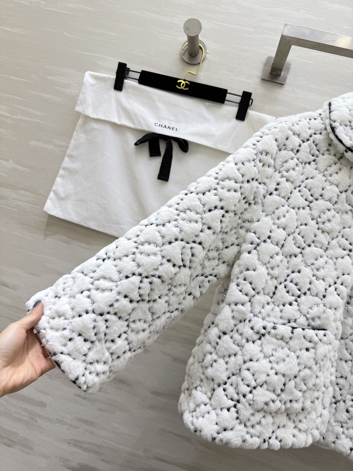 #Chane♡²⁵滑雪系列 环保毛绒绒皮草外套 低调贵气 闪闪惹人爱✨高品质定制 现货首发size：S/