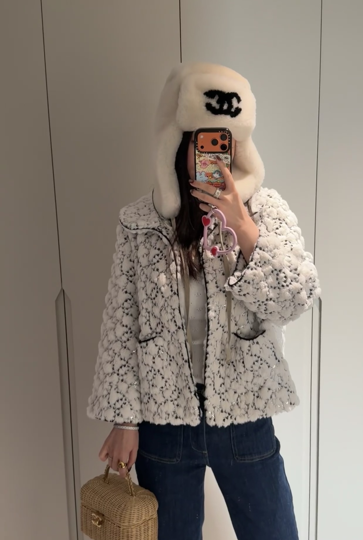 NO:683959,,,19860909,,,Women's clothing