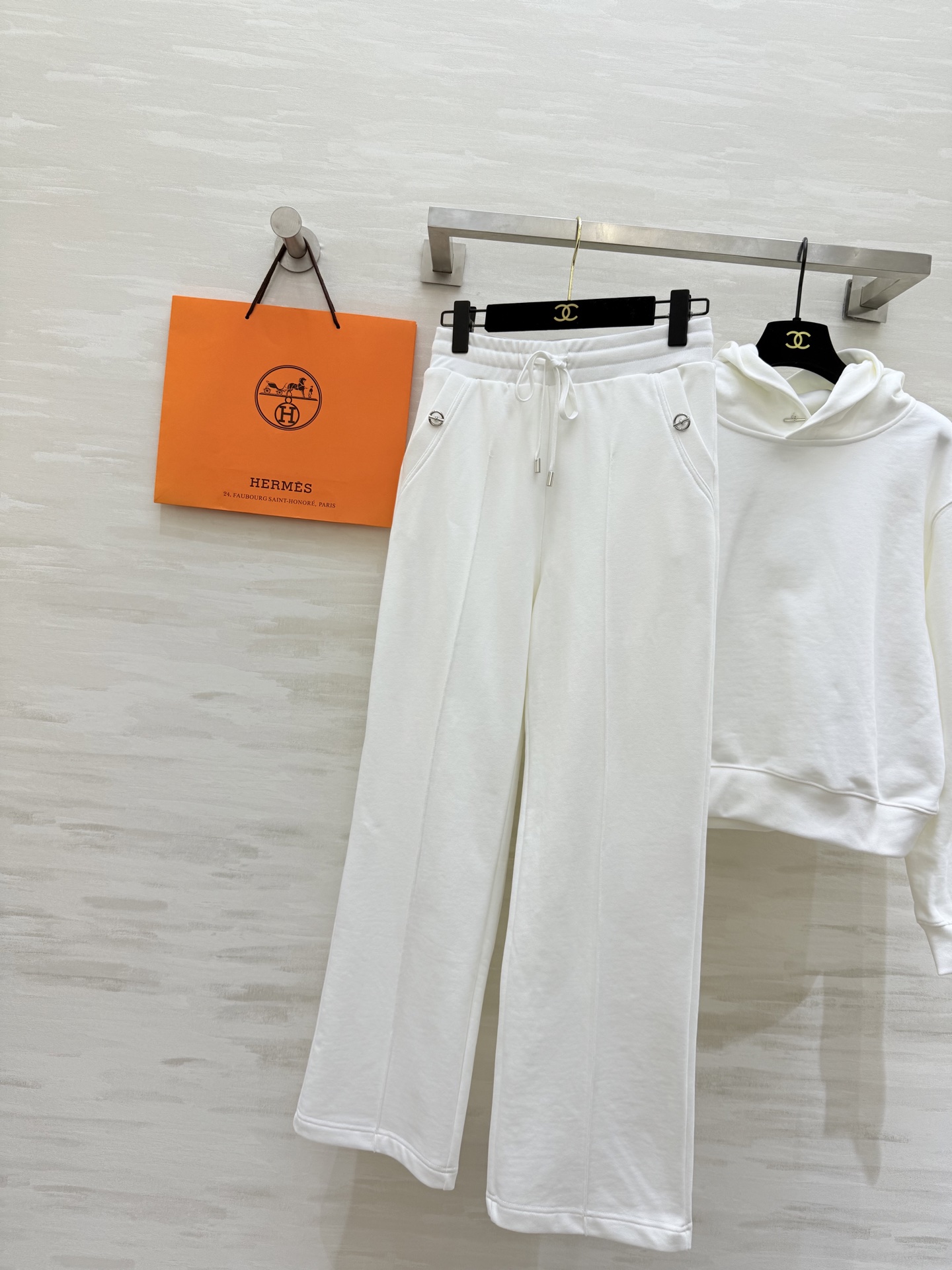 #Herme♡²⁶早春新款 连帽休闲套装 进口高密度纯棉质地亲肤舒适 高品质 现货首发size：S/M/