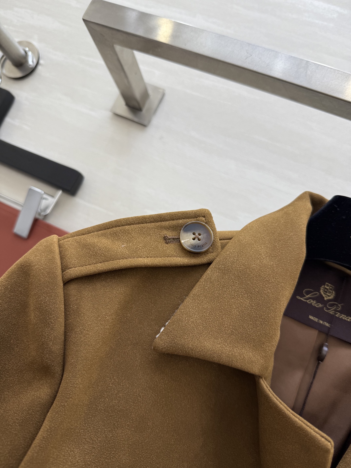 #Loro Pian♡²⁶新款 麂皮绒猎装夹克 经典棕色 老钱复古风 高品质定制 现货首发size：S/