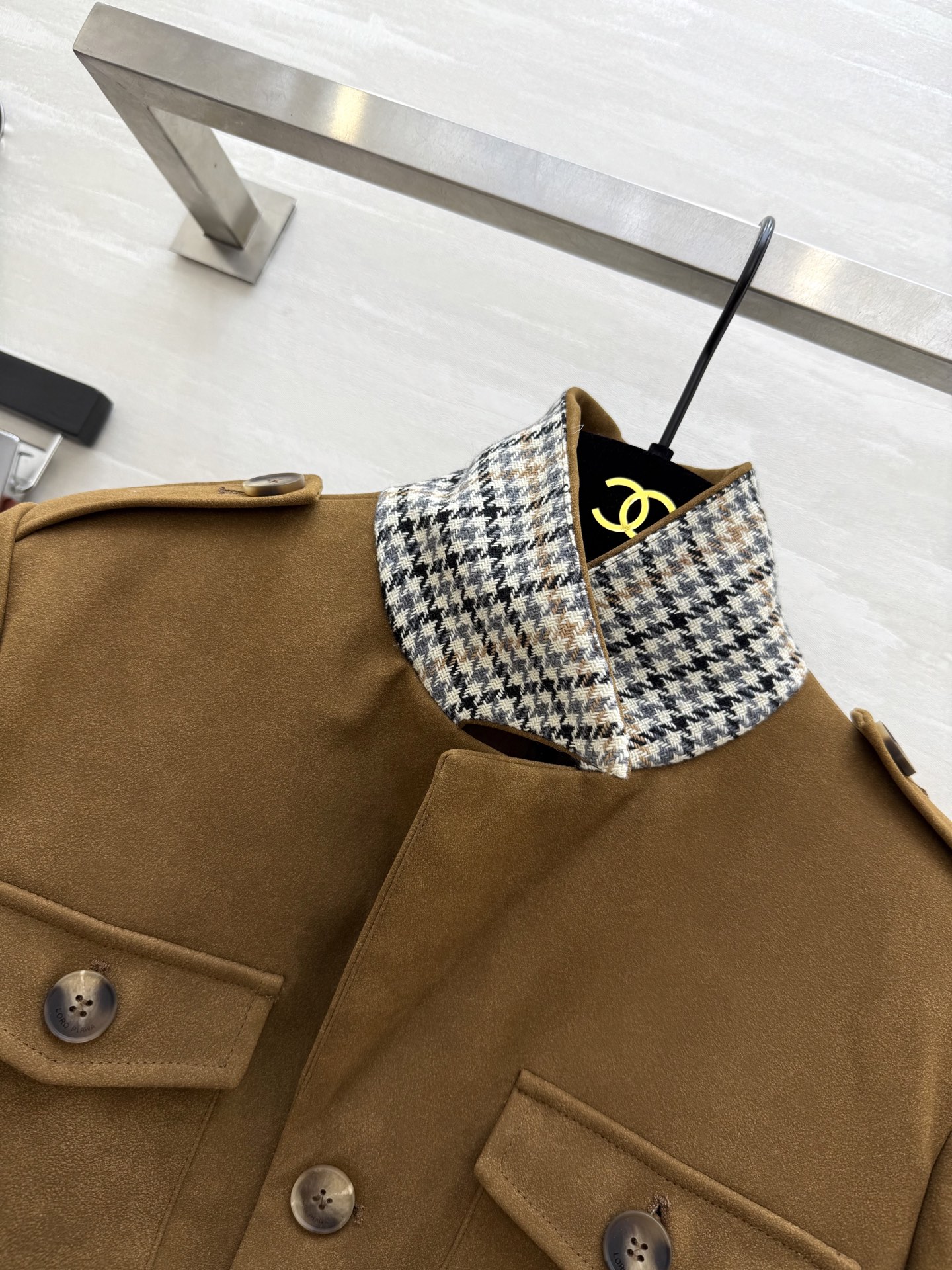 #Loro Pian♡²⁶新款 麂皮绒猎装夹克 经典棕色 老钱复古风 高品质定制 现货首发size：S/