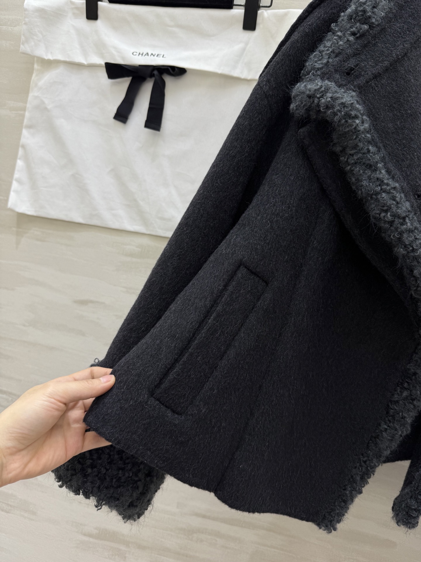 #Chane♡羊羔毛双面羊毛呢外套 高品质定制 现货首发size：S/M/L（s码肩宽：56，胸围：12