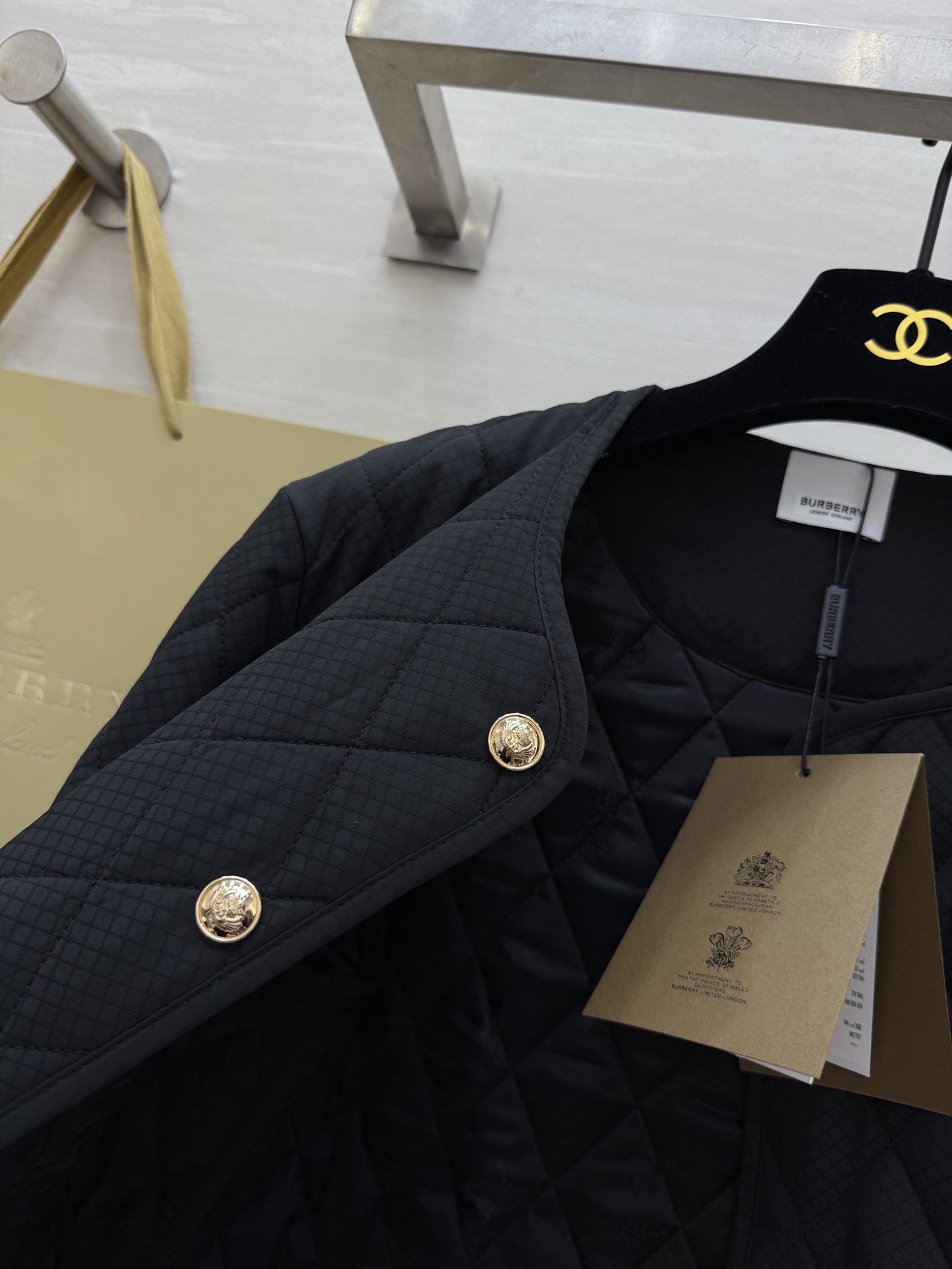 #Burberr♡菱格圆领马车刺绣🪡棉服外套 高品质定制 现货首发size：S/M/L（M码肩宽：43，