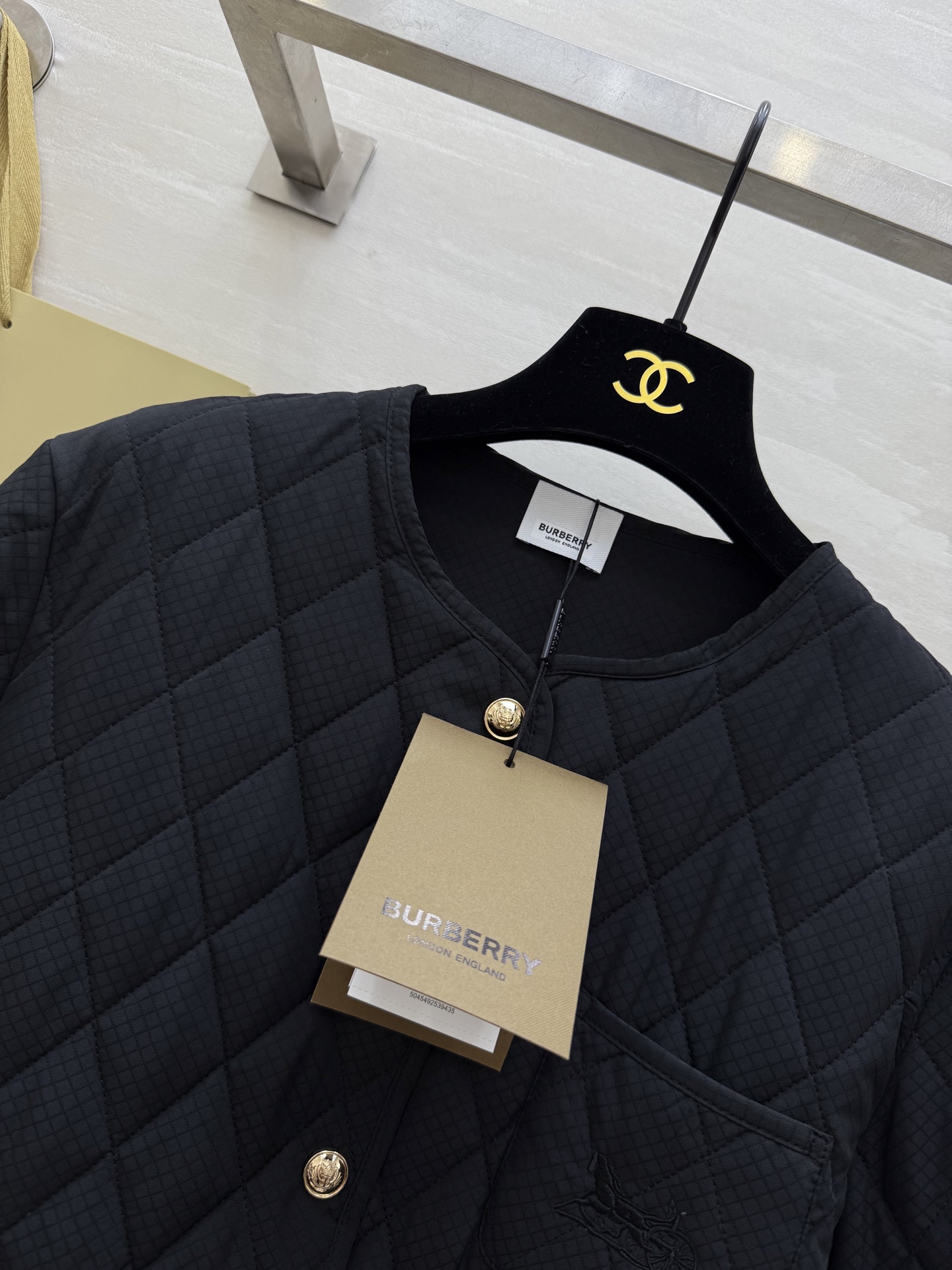 #Burberr♡菱格圆领马车刺绣🪡棉服外套 高品质定制 现货首发size：S/M/L（M码肩宽：43，