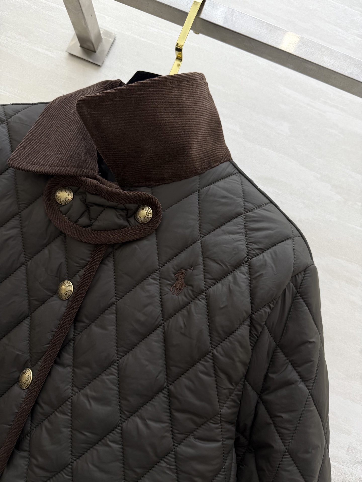 #拉夫劳伦紫标系列 菱格绗缝棉服外套 经典荾格纹＋绒面翻领 复古精致 金属纽扣点缀 细节满分！高品质 现