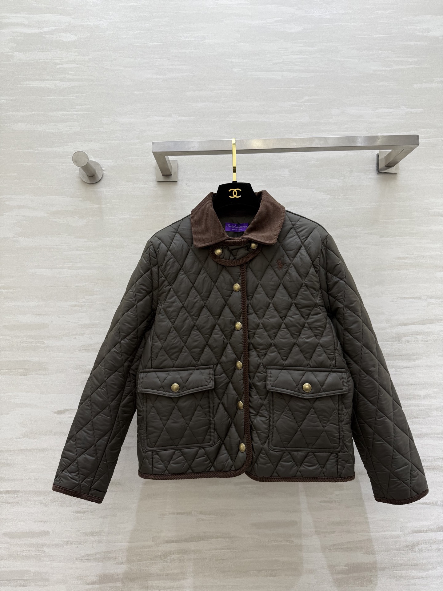 NO:684003,#ralphlaurenpurplelabelseries Diamond quilted cotton jacket, classic plaid pattern + suede lapels, retro and exquisite, embellished with metal buttons, perfect details!  High quality, available in stock first size S/M/L (S size bust 102, length 56), jackets & coats,19860909#拉夫劳伦紫标系列 菱格绗缝棉服外套 经典荾格纹＋绒面翻领 复古精致 金属纽扣点缀 细节满分！高品质 现货首发sizeS/M/L（s码胸围102,衣长56）,,jackets & coats,,Women's clothing