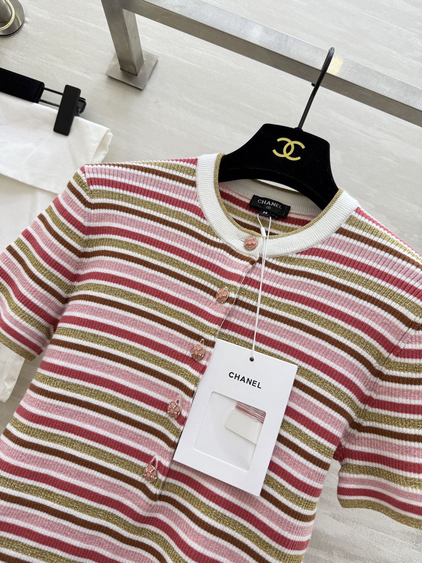 #Chane♡²⁶C 纽扣开合条纹针织衫 原版开发 高品质定制 现货首发size：36/38/40（）