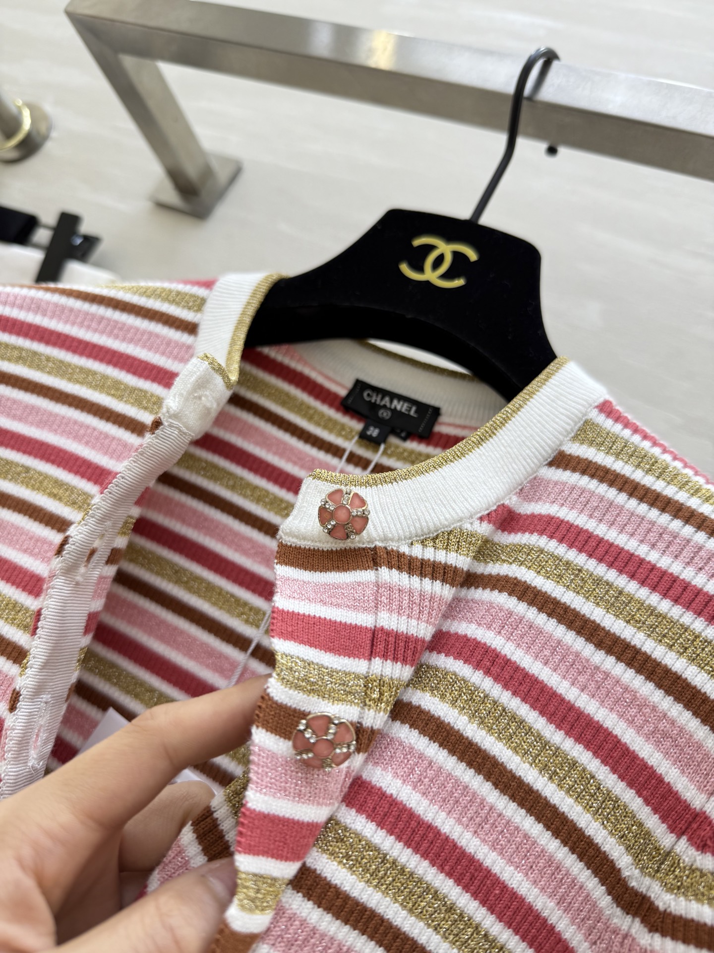 #Chane♡²⁶C 纽扣开合条纹针织衫 原版开发 高品质定制 现货首发size：36/38/40（）