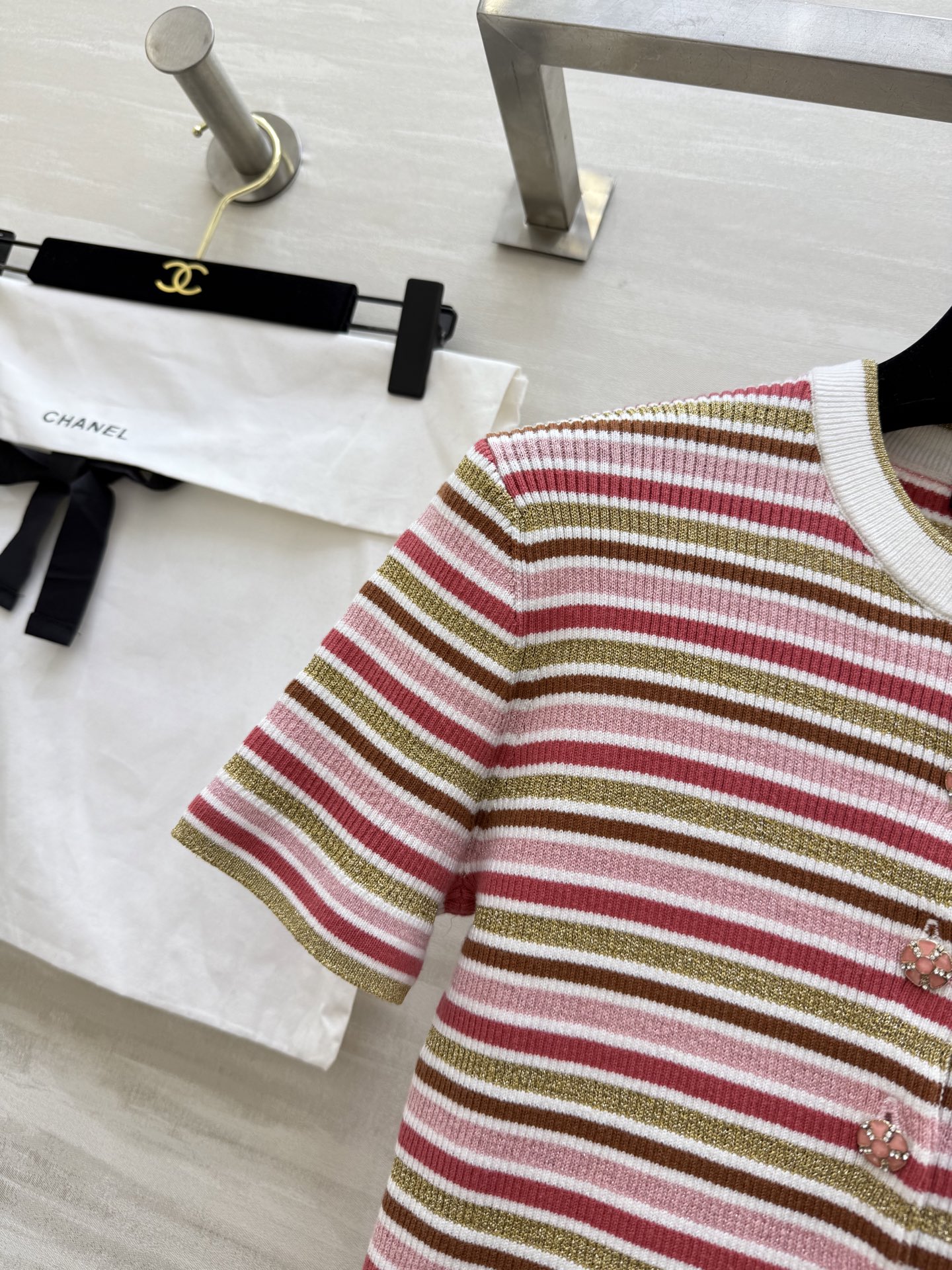 #Chane♡²⁶C 纽扣开合条纹针织衫 原版开发 高品质定制 现货首发size：36/38/40（）