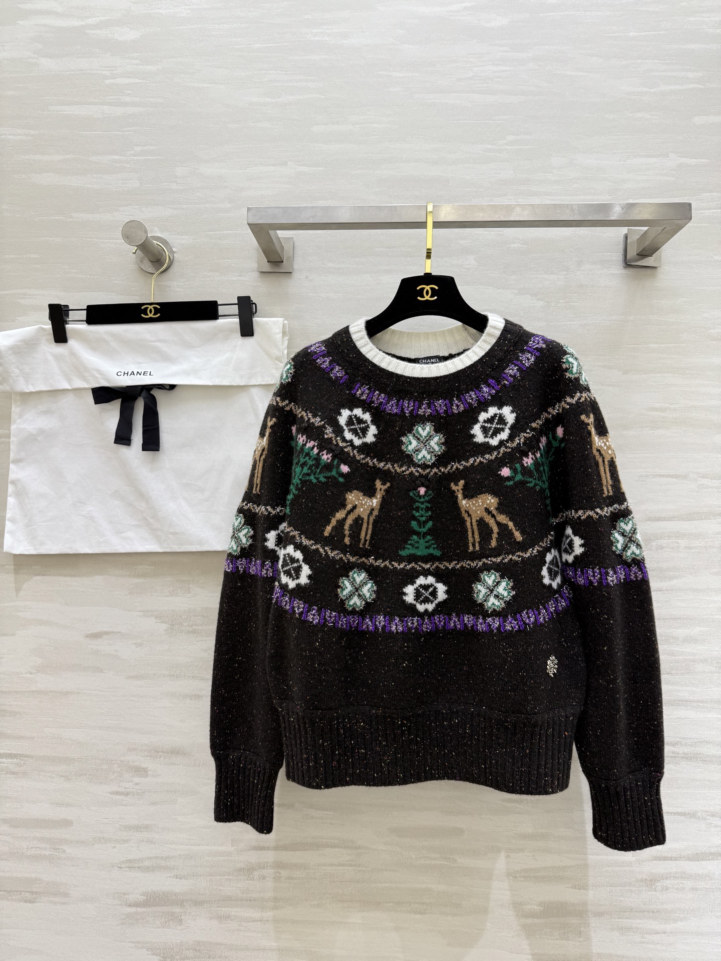 NO:684037,#ChaneN Ski Series Elk yarn sweater Elk pattern + Christmas tree color The upper body is full of Christmas atmosphere Original development High-quality customization Available in stock for the first time size 36/38/40,,chanel,sweaters,19860909#ChaneN 滑雪系列 麋鹿彩纱毛衣 麋鹿图案+圣诞树配色 上身满满圣诞气氛 原版开发 高品质定制 现货首发size36/38/40,,chanel,sweaters,,Women's clothing