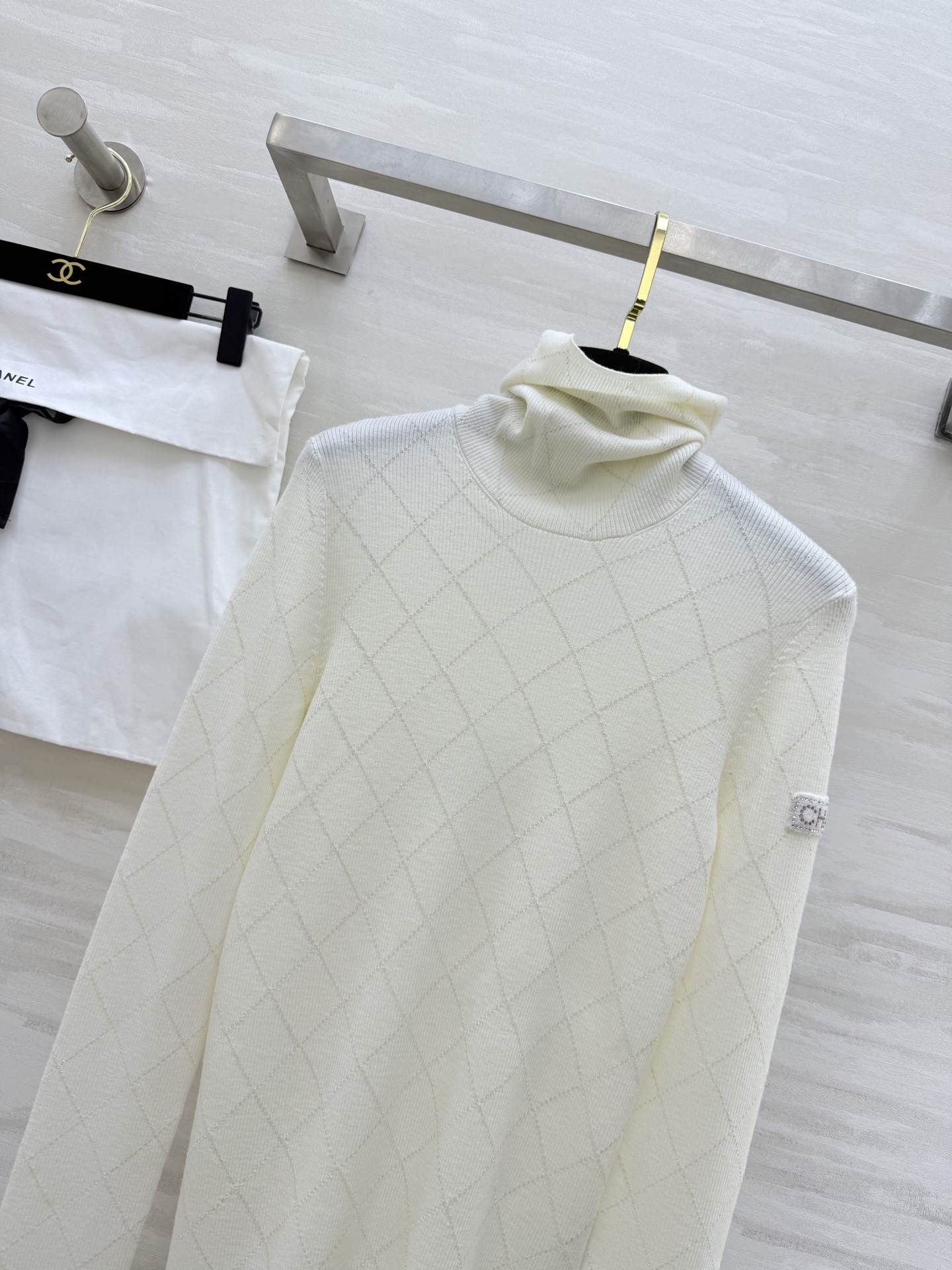 #Chane♡²⁵N 滑雪系列 高领长袖打底 原版定制纱线 采用18针挂毛工艺 织物里添加超细金银丝 才