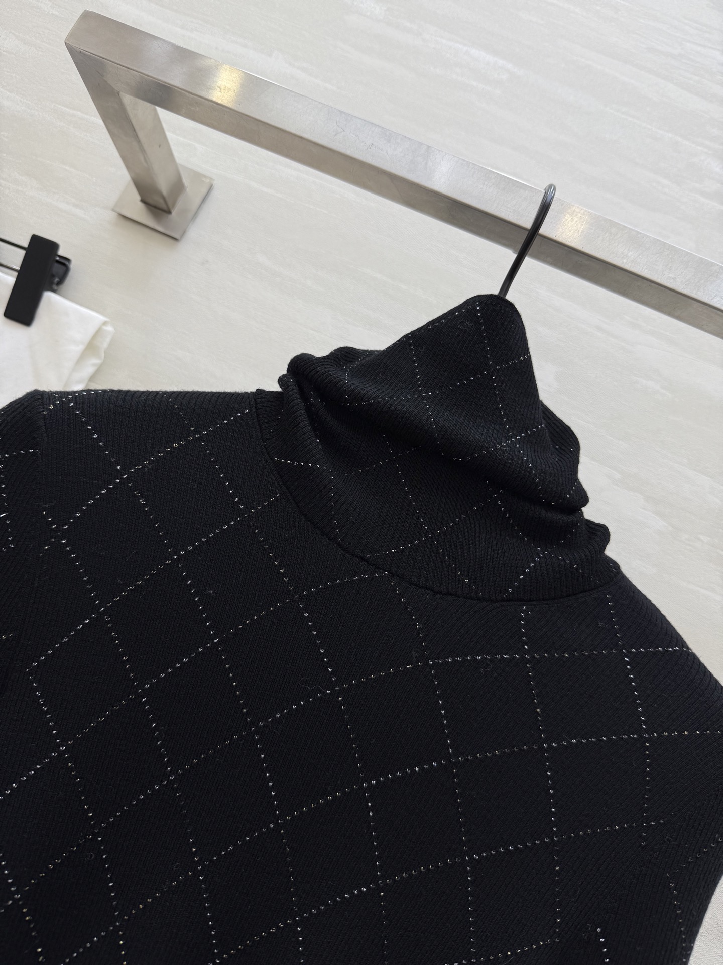 #Chane♡²⁵N 滑雪系列 高领长袖打底 原版定制纱线 采用18针挂毛工艺 织物里添加超细金银丝 才