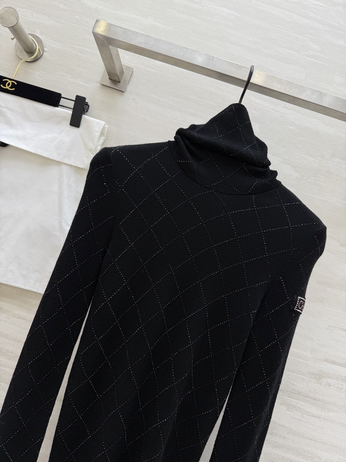 #Chane♡²⁵N 滑雪系列 高领长袖打底 原版定制纱线 采用18针挂毛工艺 织物里添加超细金银丝 才