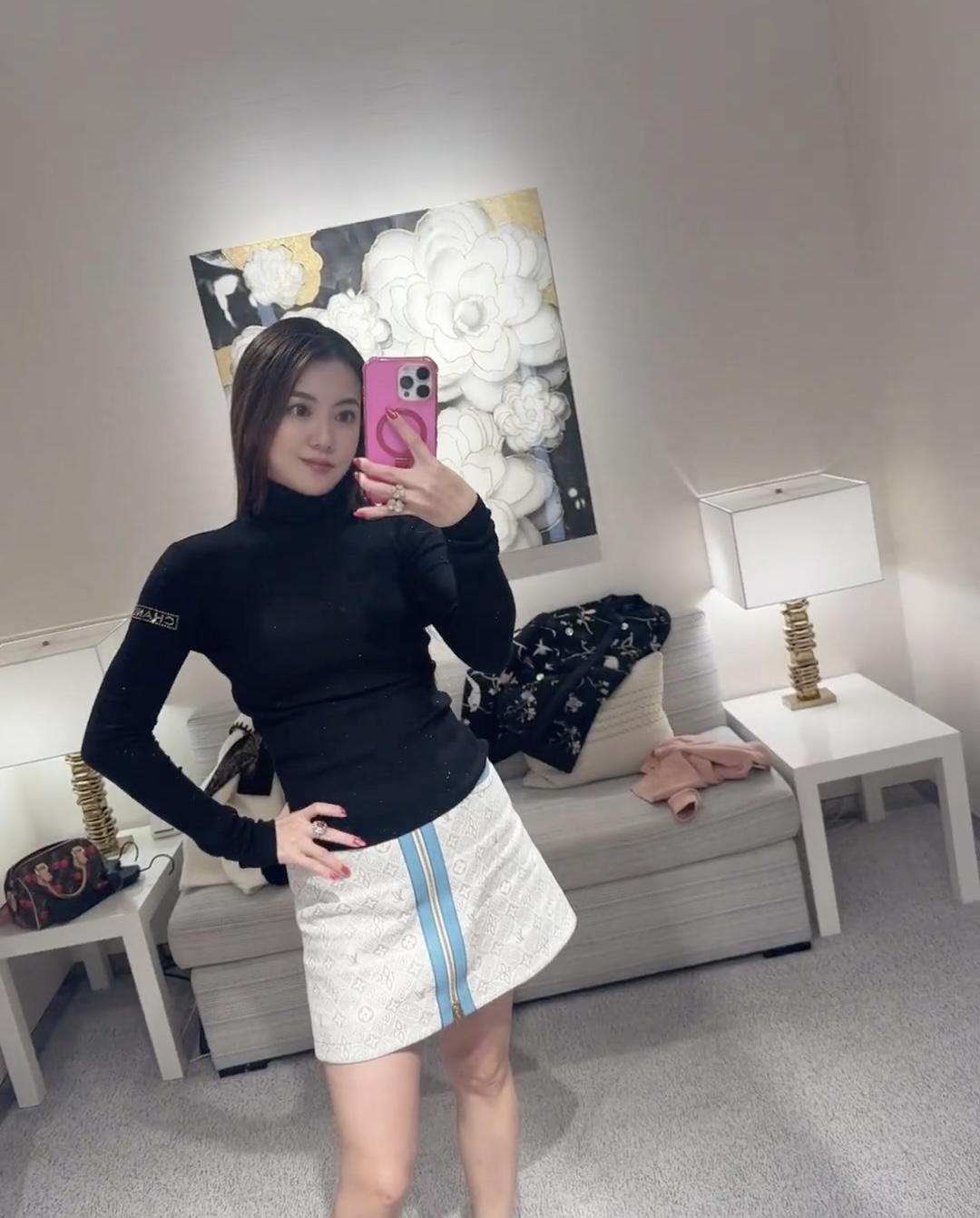 NO:684033,,,19860909,,,Women's clothing