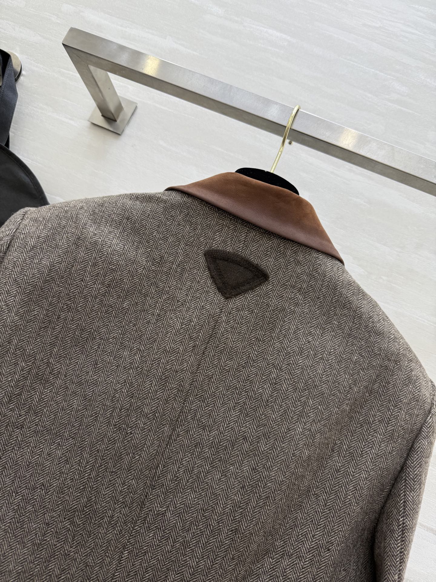 #Prad♡²⁶新款 羊毛混纺人字纹西装外套 微H直筒版型简约大气 高品质定制 现货首发size：S/M