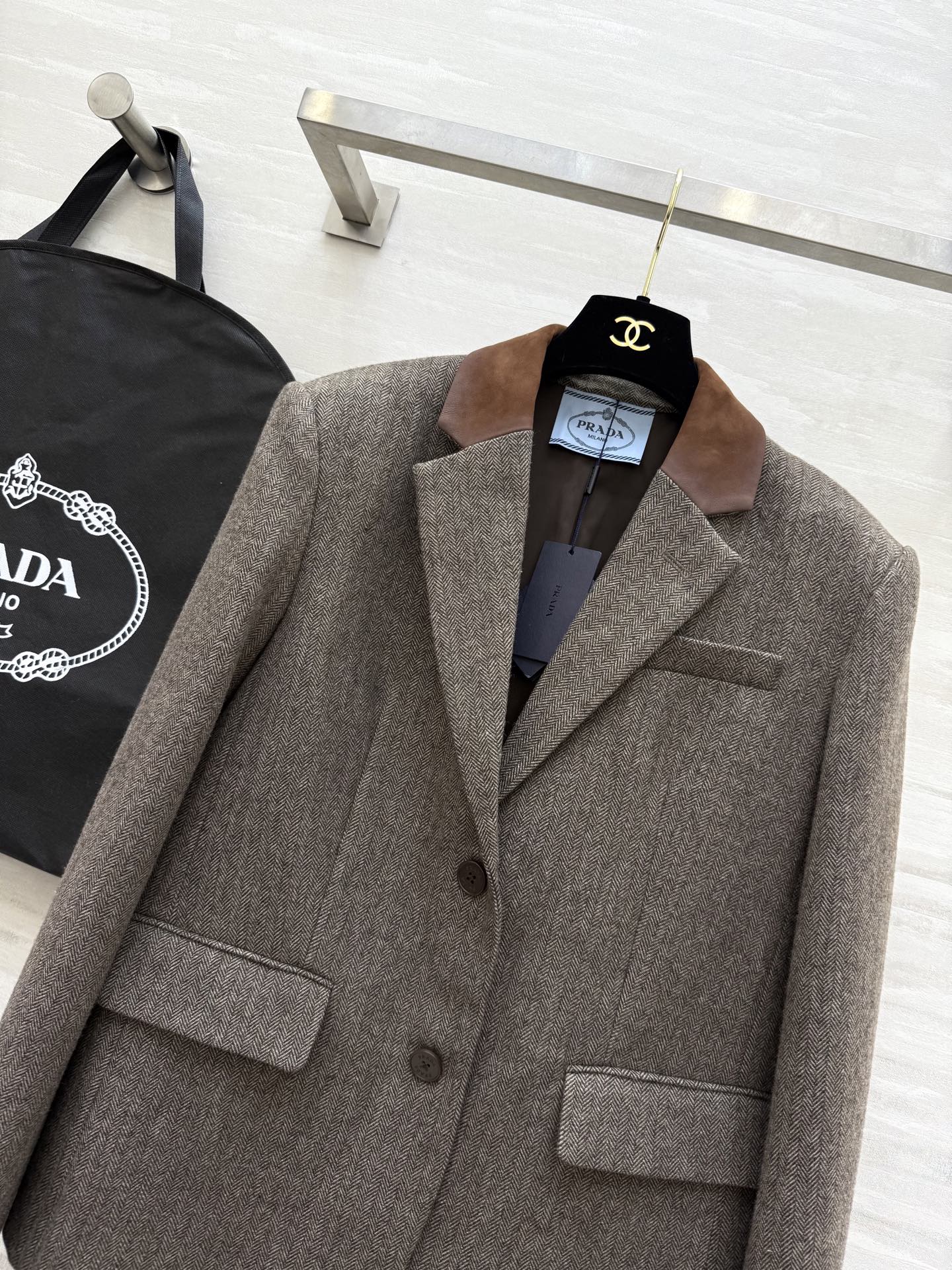 #Prad♡²⁶新款 羊毛混纺人字纹西装外套 微H直筒版型简约大气 高品质定制 现货首发size：S/M