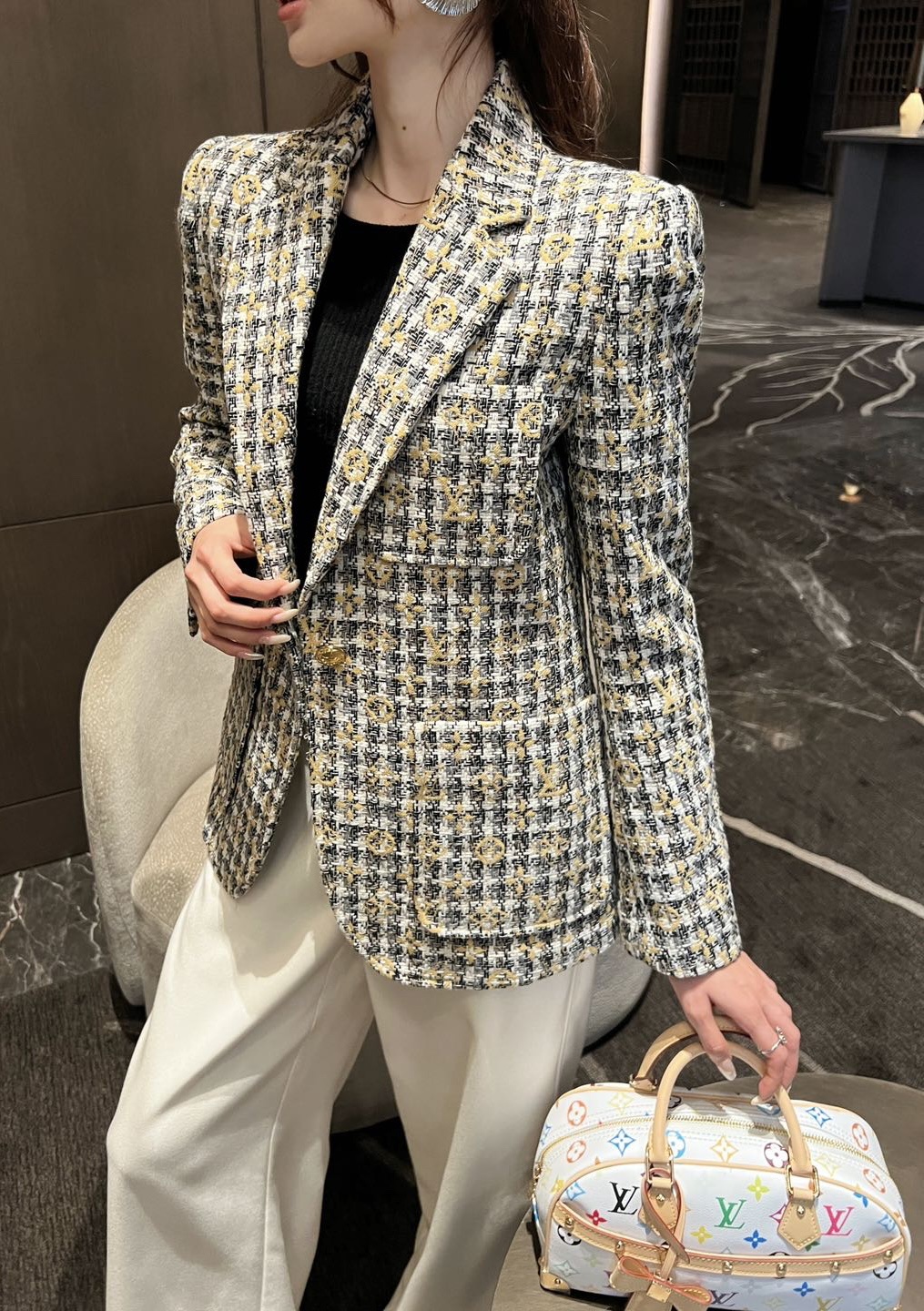 NO:684904,,,19860909,,,Women's clothing