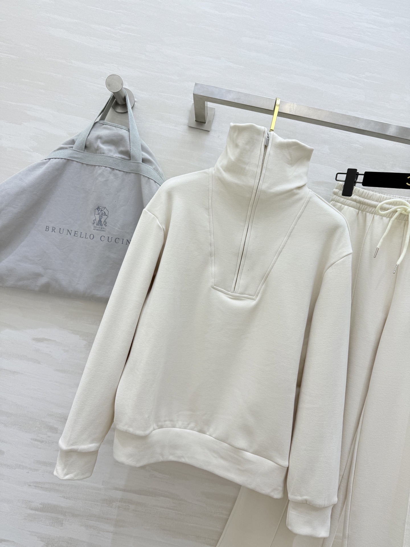 Brunello Cucinell♡拉链卫衣套装 简约宽松设计 棉质面料 柔软舒适 适合日常或休闲场合穿