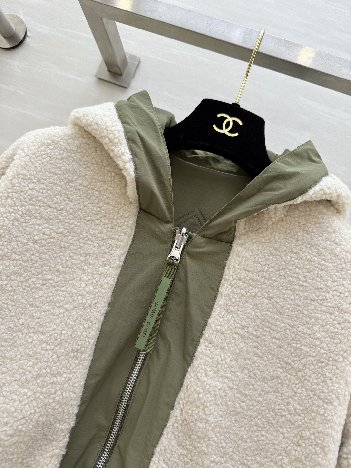 Canada Goose 女士新款 Alberni双面抓绒夹克✔️ 一面一风格，轻松反转不同场景✔️ 告