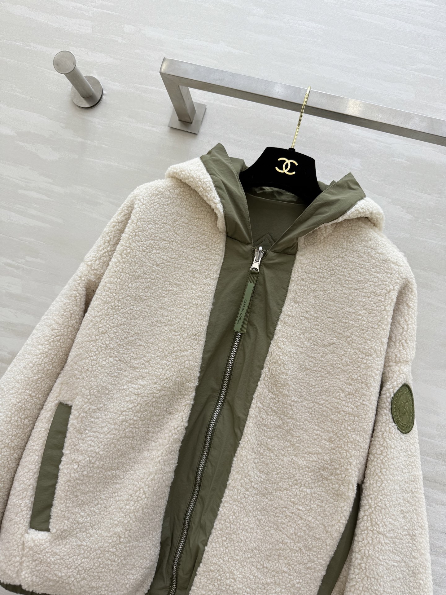 Canada Goose 女士新款 Alberni双面抓绒夹克✔️ 一面一风格，轻松反转不同场景✔️ 告