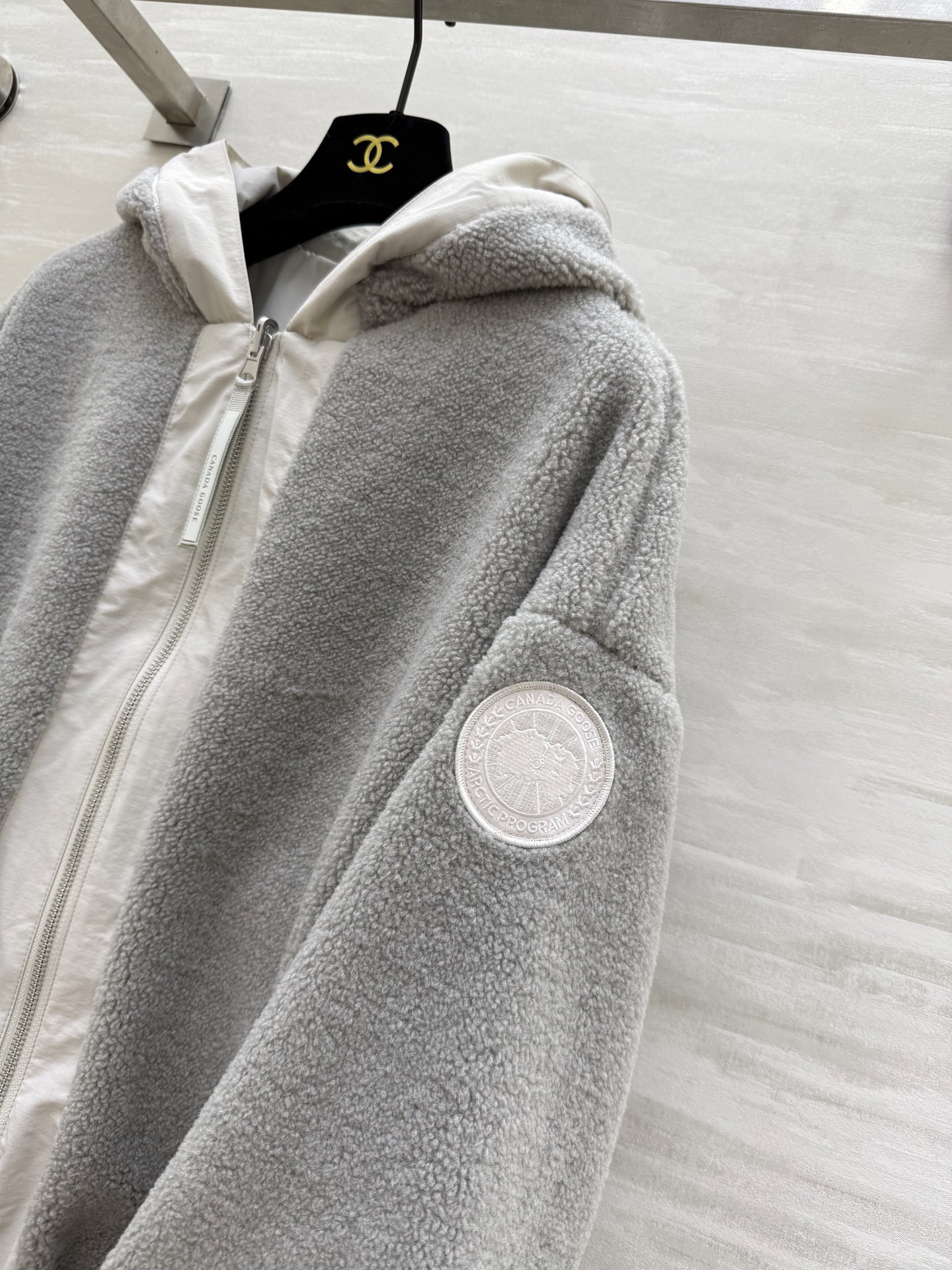 Canada Goose 女士新款 Alberni双面抓绒夹克✔️ 一面一风格，轻松反转不同场景✔️ 告