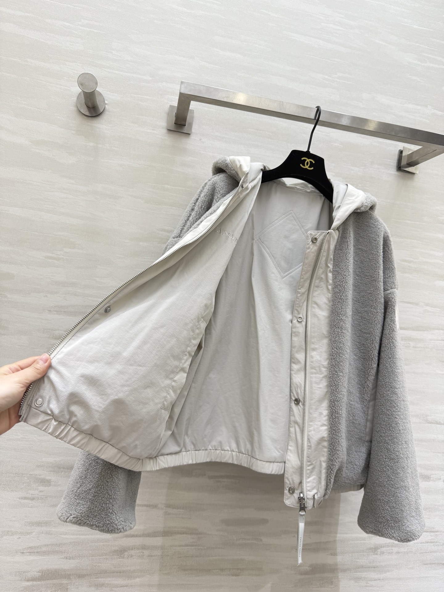 Canada Goose 女士新款 Alberni双面抓绒夹克✔️ 一面一风格，轻松反转不同场景✔️ 告