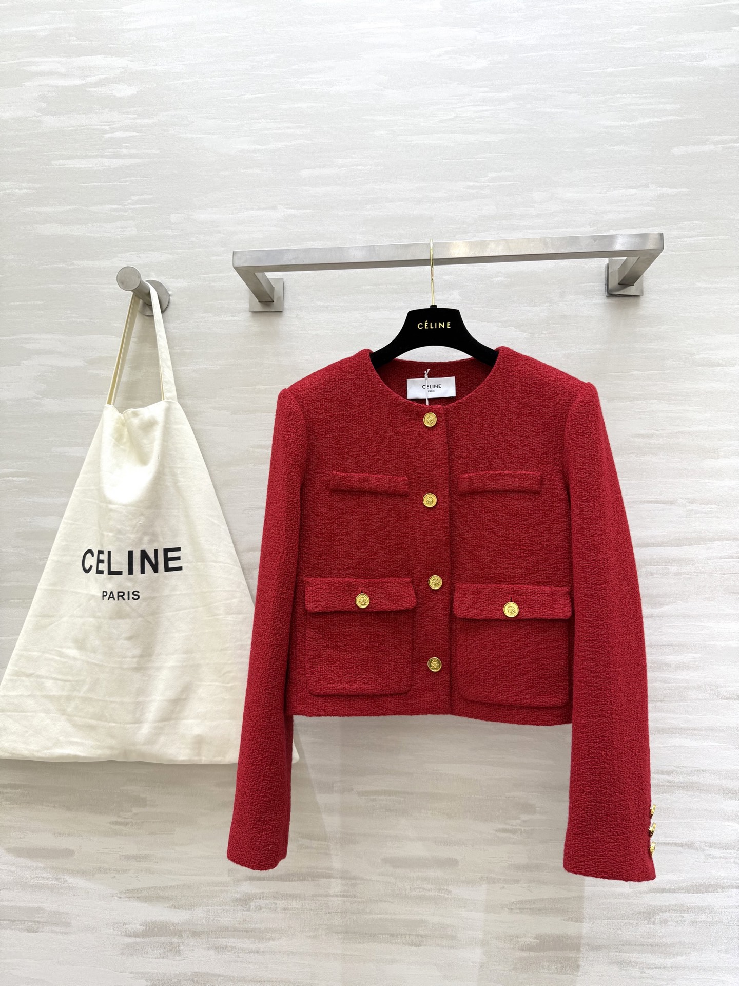 NO:686236,#Celin new style retro red tweed jacket, molded custom logo hardware buttons, exquisite and advanced, high quality, available in stock first size S/M/L (S size bust 100, length 49),,celine,jackets & coats,19860909#Celin新款 复古红粗呢外套 开模定制logo五金纽扣精致高级 高品质 现货首发sizeS/M/L（s码胸围100,衣长49）,,celine,jackets & coats,,Women's clothing