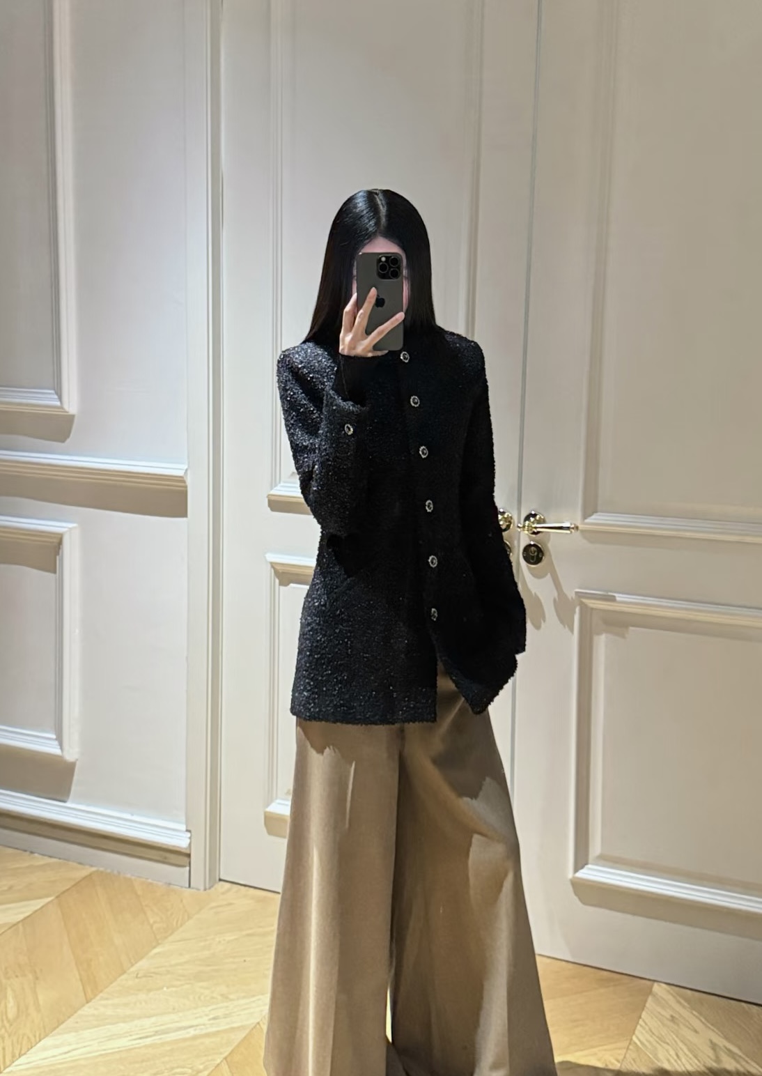 NO:686217,,,19860909,,,Women's clothing