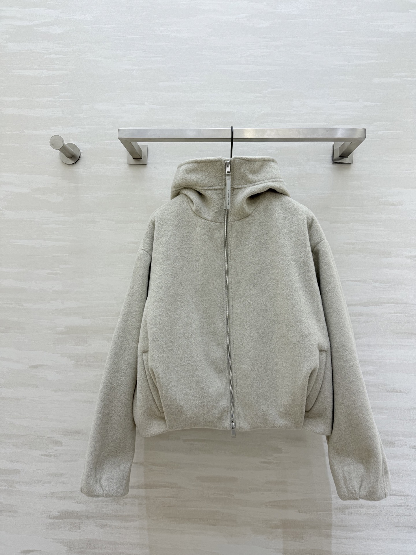 NO:686889,Canada goose’s new hooded jacket. I love this style!  Oversized tailoring, high quality customization, available in stock first size S/M/ (S size bust 120, length 52), versace, jackets & coats, hats,19860909Canada goose新款 连帽外套 超爱这个版型！oversized 剪裁 高品质定制 现货首发sizeS/M/（s码胸围120,衣长52）,,versace,jackets & coats,hats,,Women's clothing