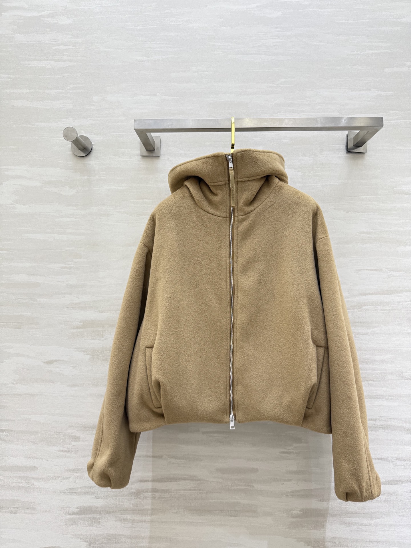 NO:686892,Canada goose’s new hooded jacket. I love this style!  Oversized tailoring, high quality customization, available in stock first size S/M/ (S size bust 120, length 52), versace, jackets & coats, hats,19860909Canada goose新款 连帽外套 超爱这个版型！oversized 剪裁 高品质定制 现货首发sizeS/M/（s码胸围120,衣长52）,,versace,jackets & coats,hats,,Women's clothing