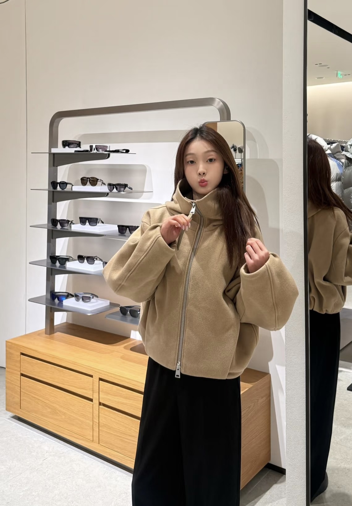 NO:686894,,,19860909,,,Women's clothing